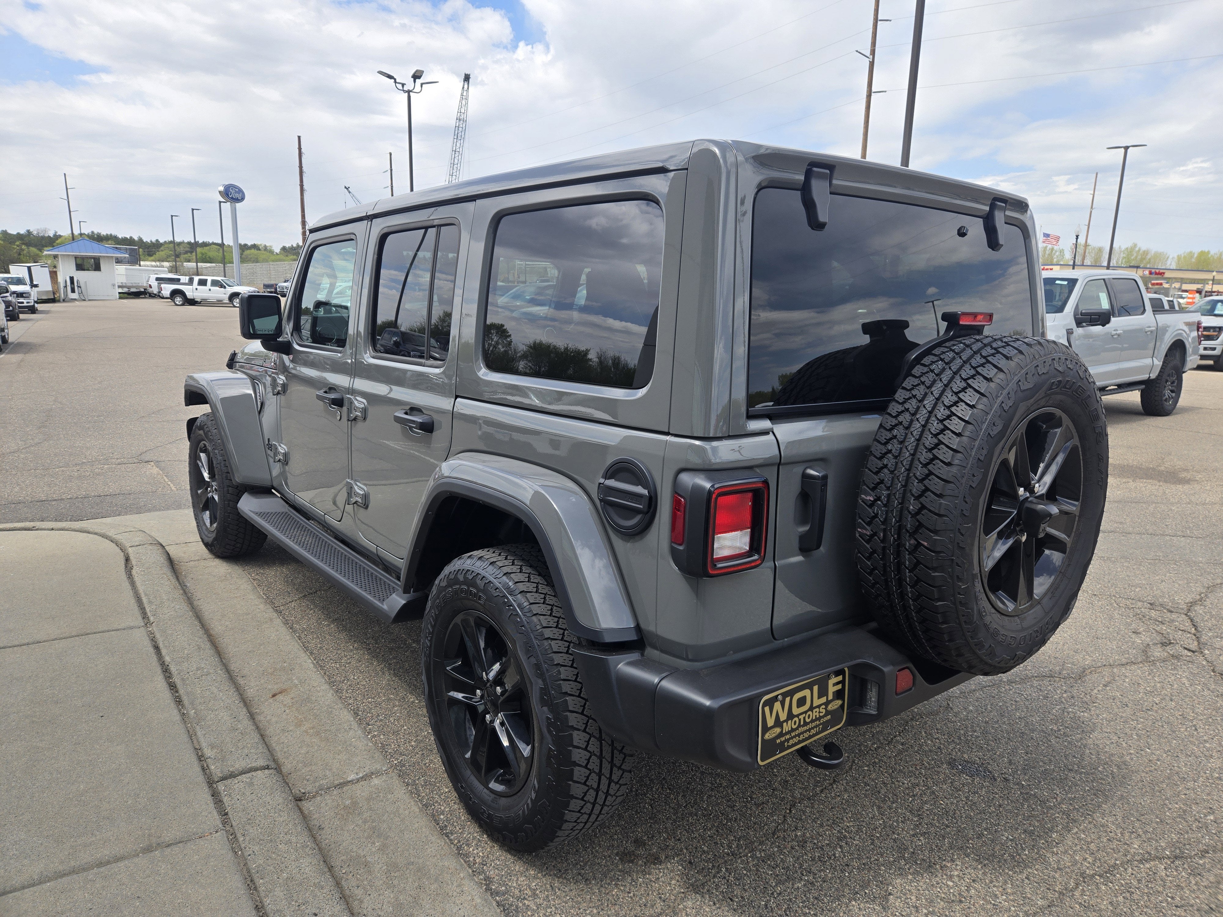 2023 Jeep Wrangler Sahara Altitude