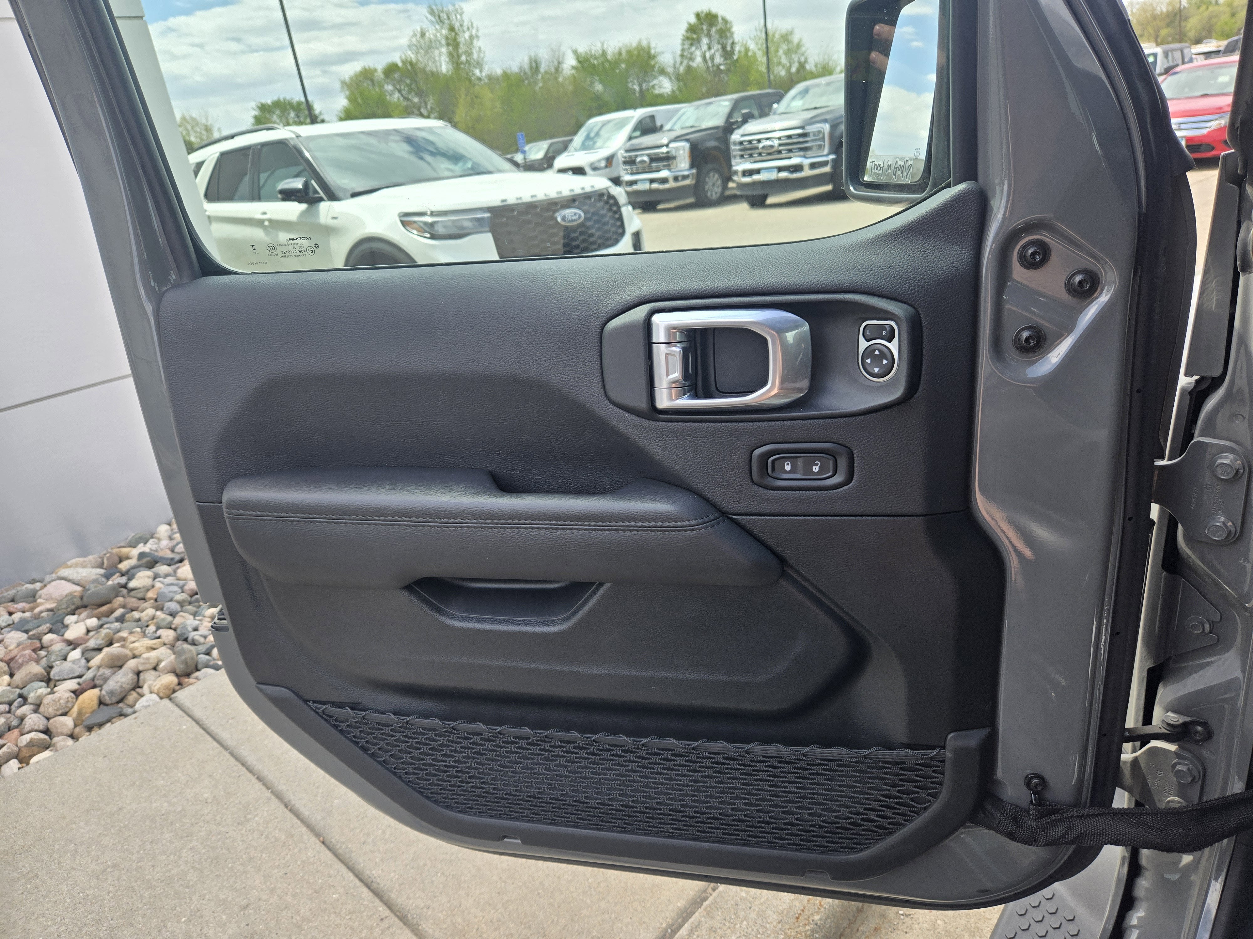 2023 Jeep Wrangler Sahara Altitude