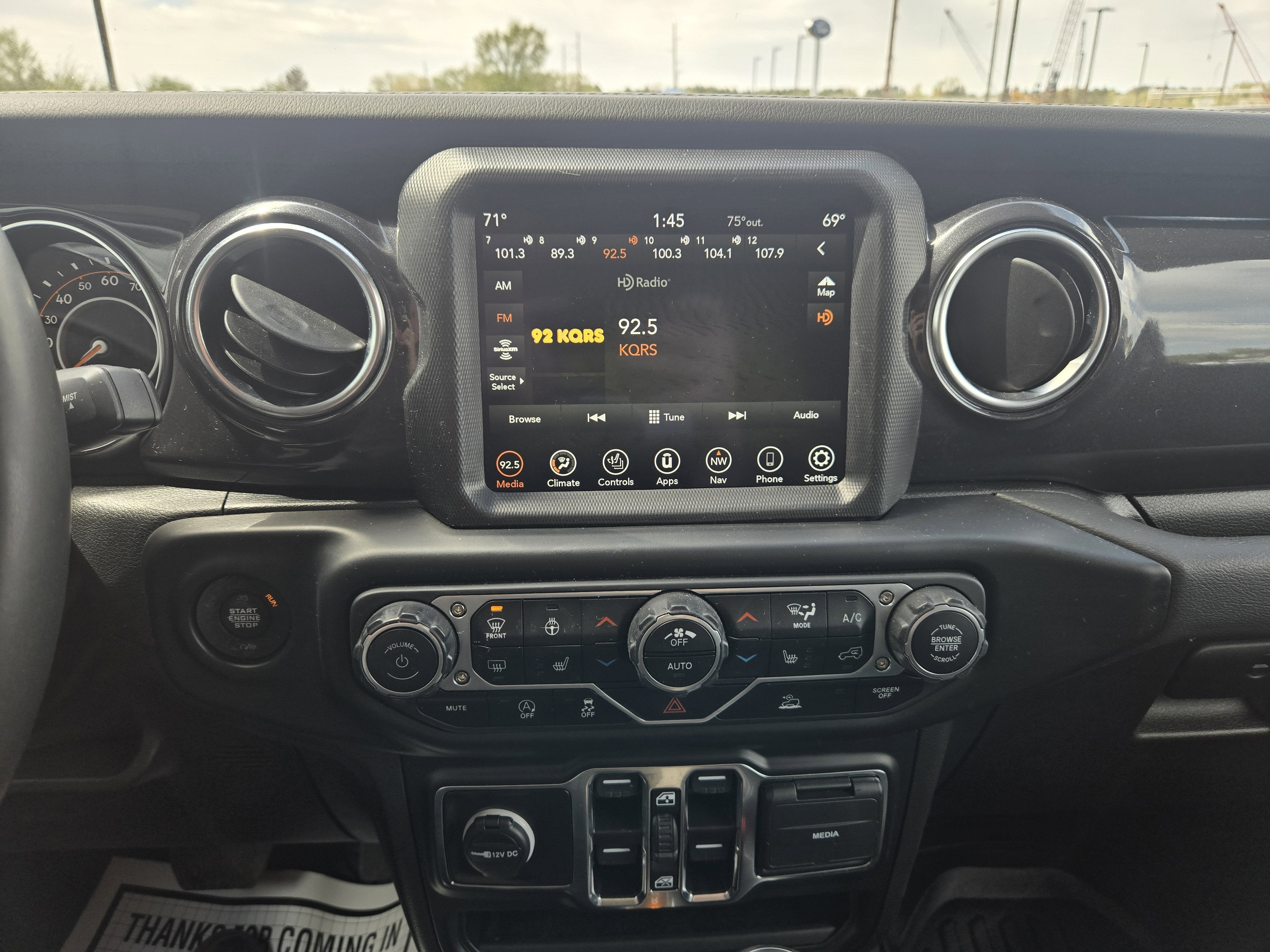 2023 Jeep Wrangler Sahara Altitude