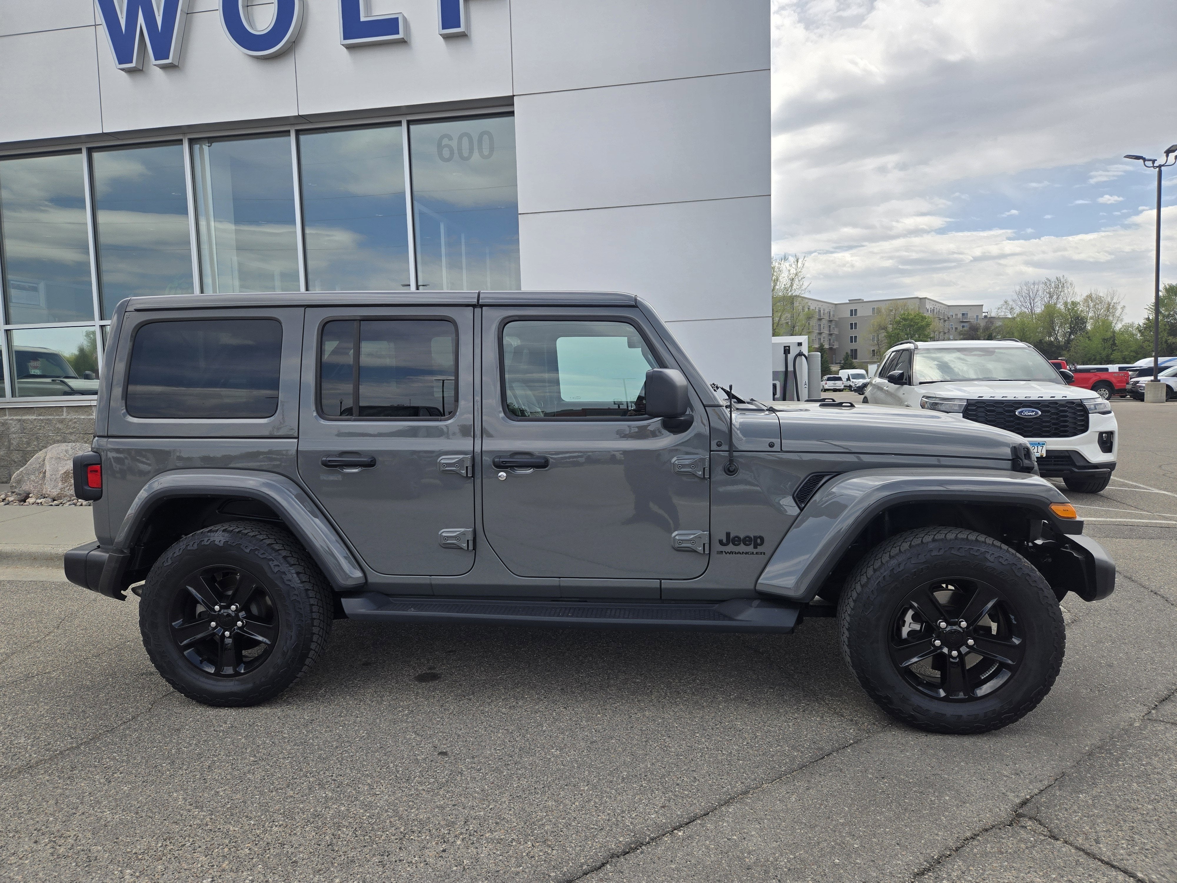 2023 Jeep Wrangler Sahara Altitude