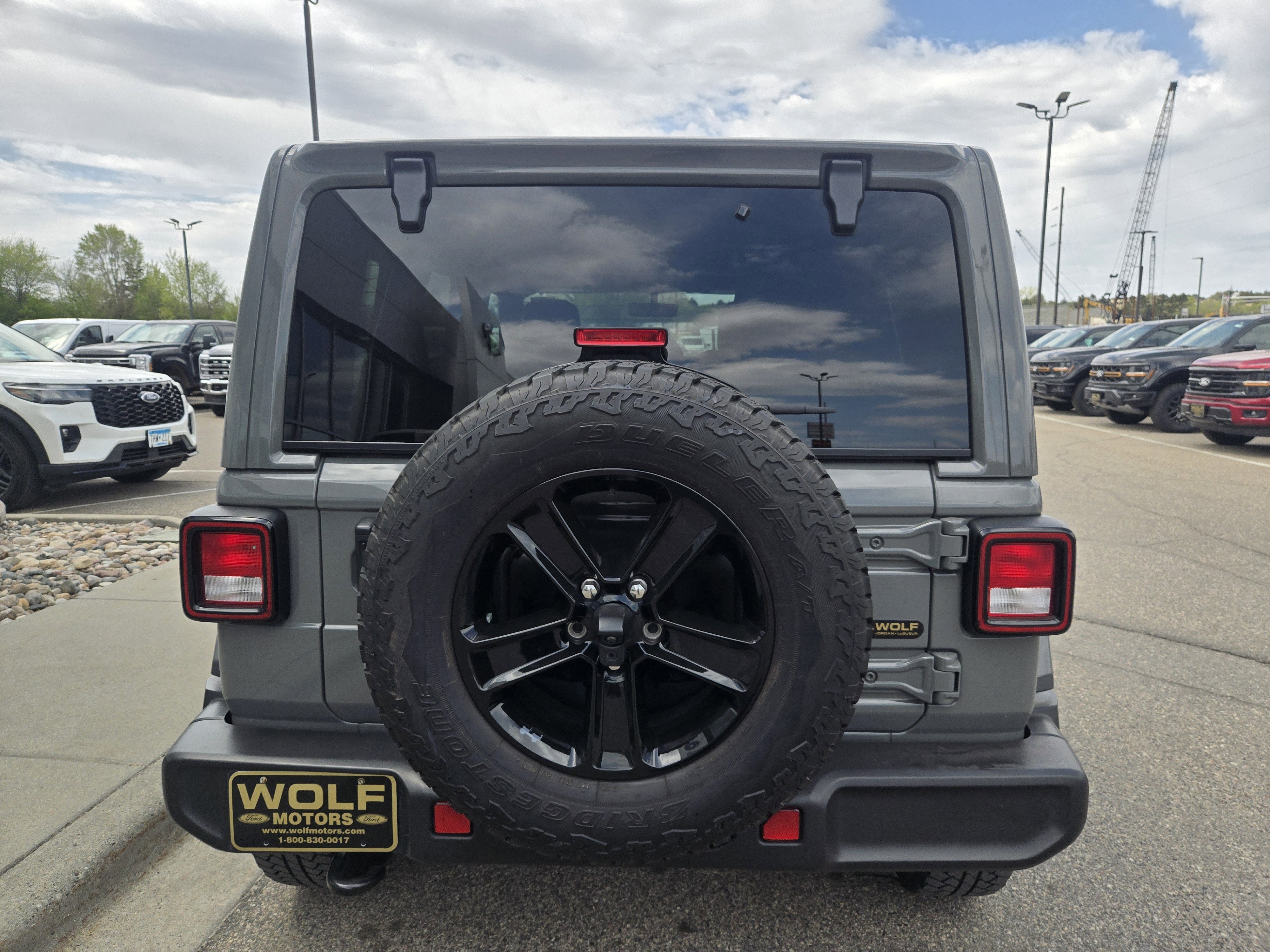 2023 Jeep Wrangler Sahara Altitude