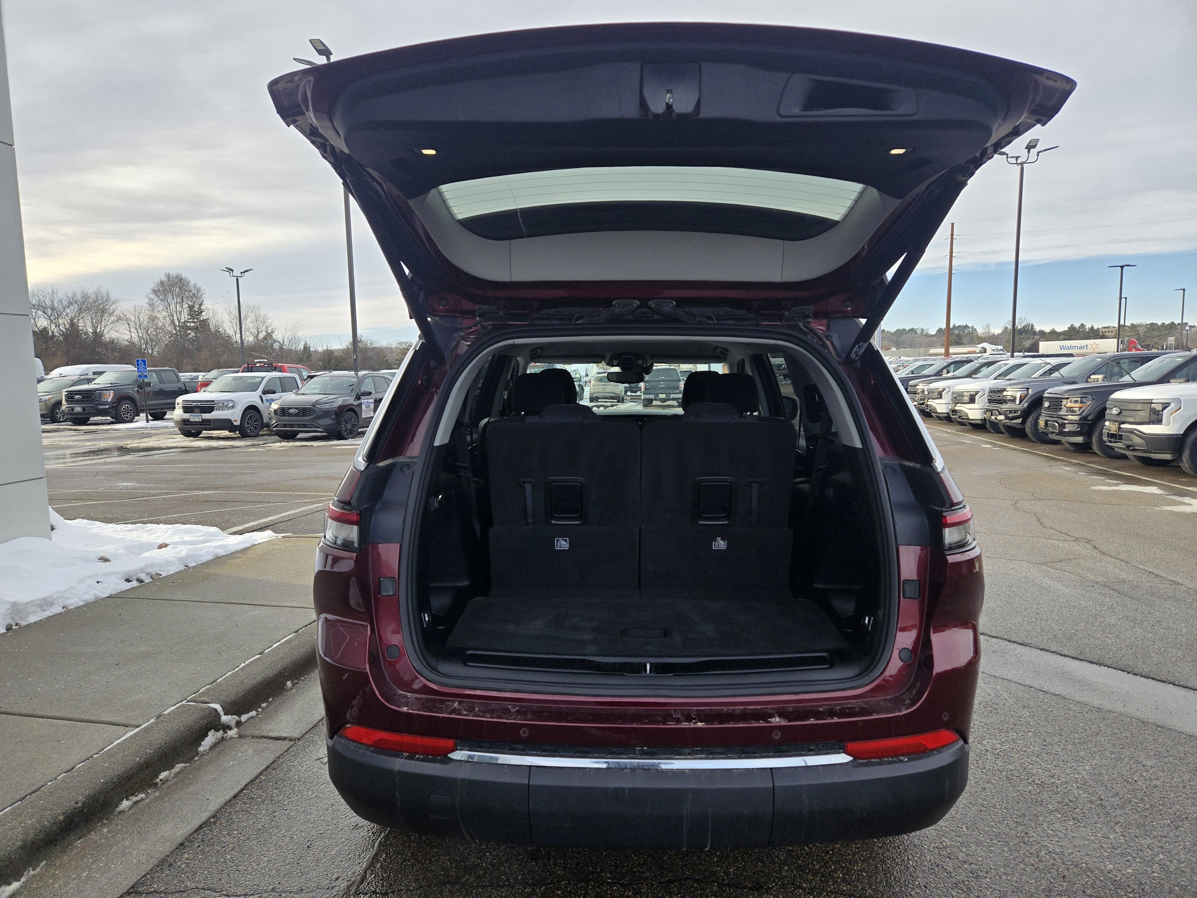 2022 Jeep Grand Cherokee L Laredo