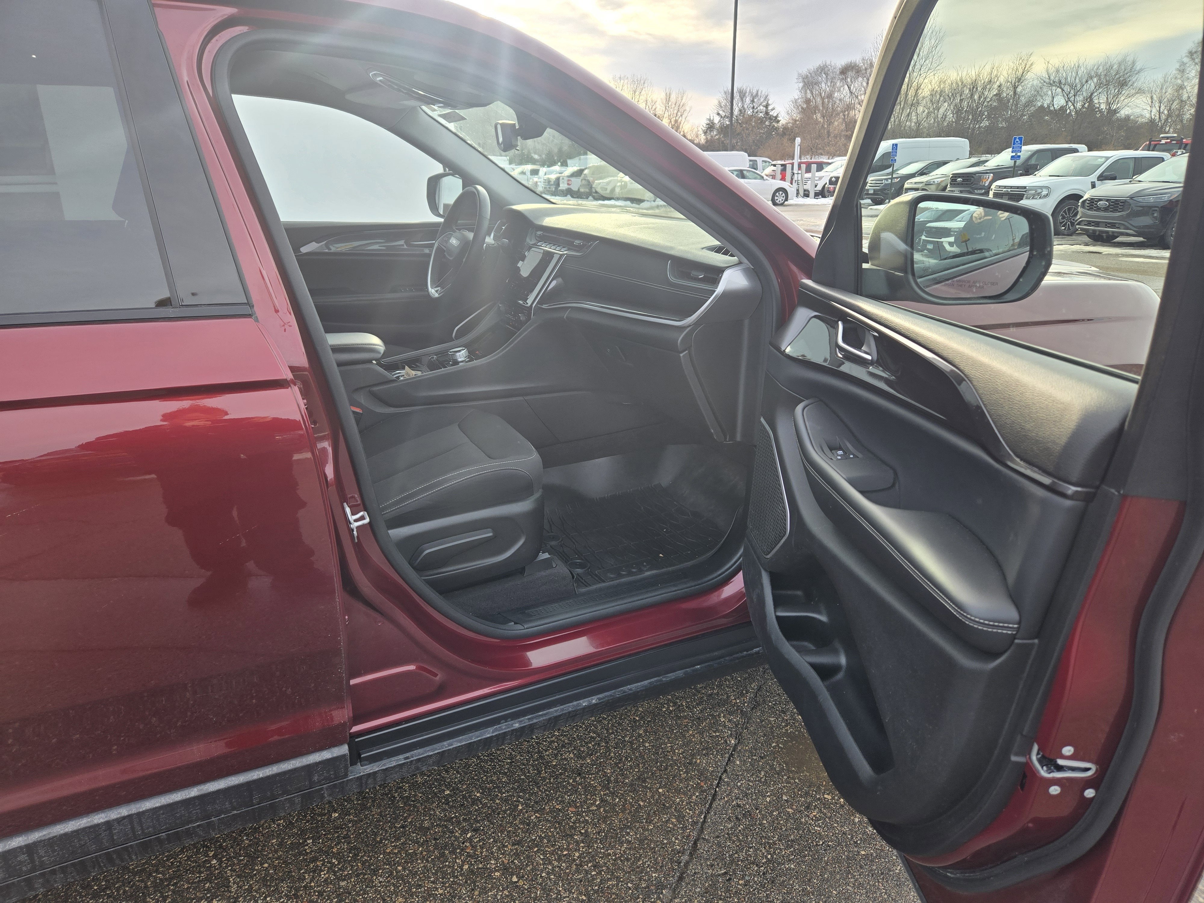 2022 Jeep Grand Cherokee L Laredo