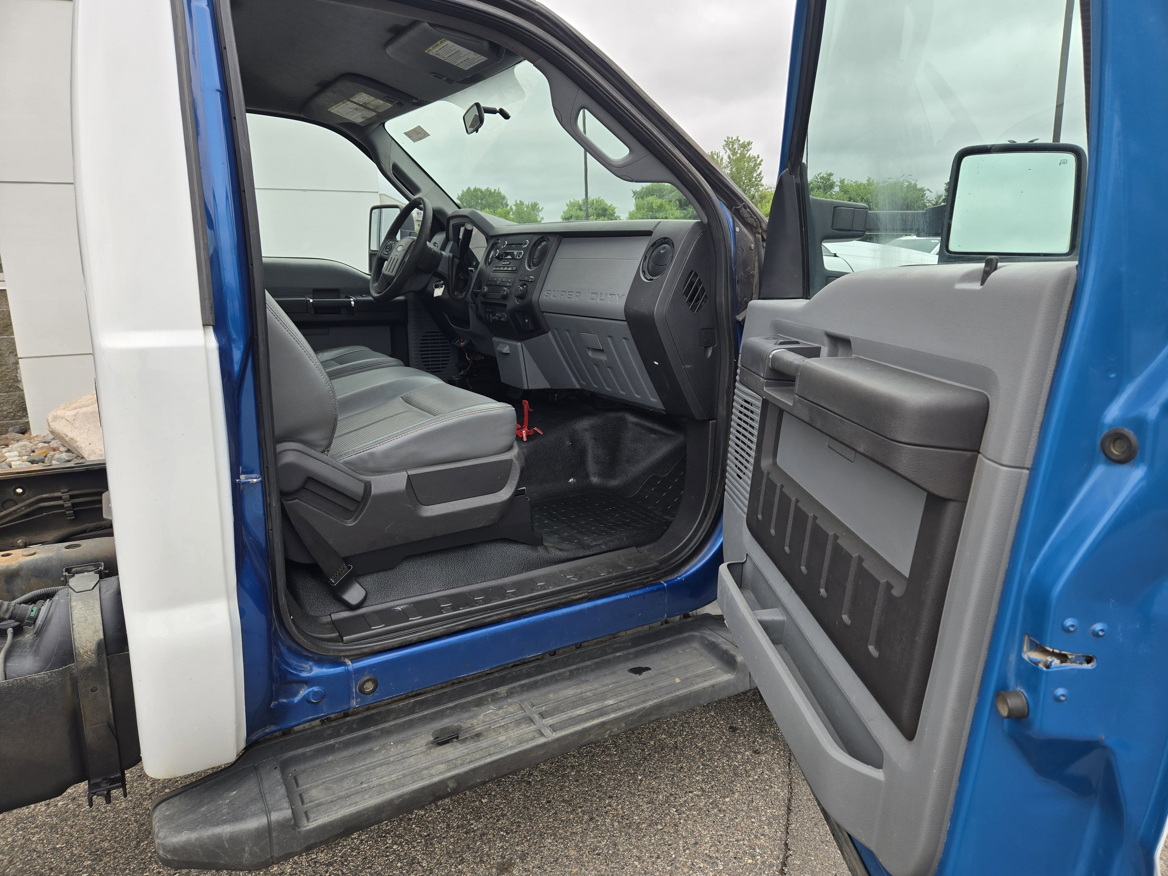 2011 Ford Super Duty F-550 DRW XL