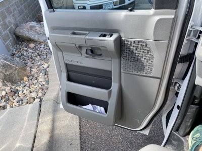 2023 Ford E-Series Cutaway Base