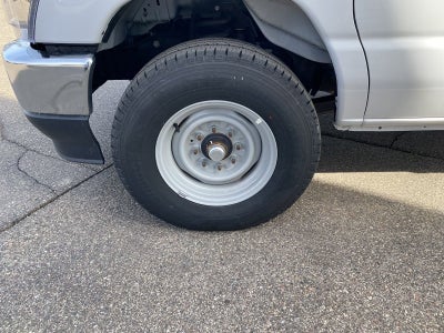 2023 Ford E-Series Cutaway Base