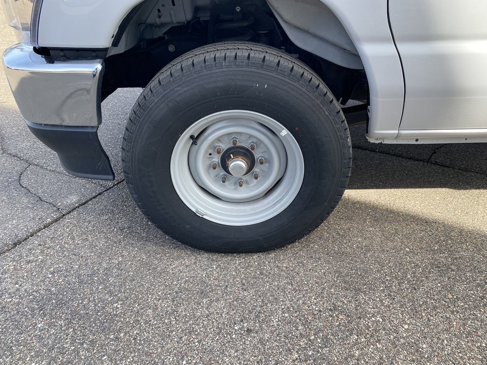 2023 Ford E-Series Cutaway Base