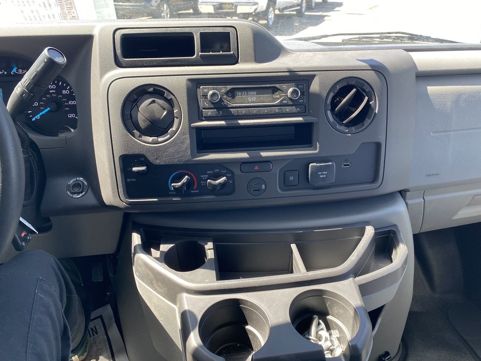 2023 Ford E-Series Cutaway Base