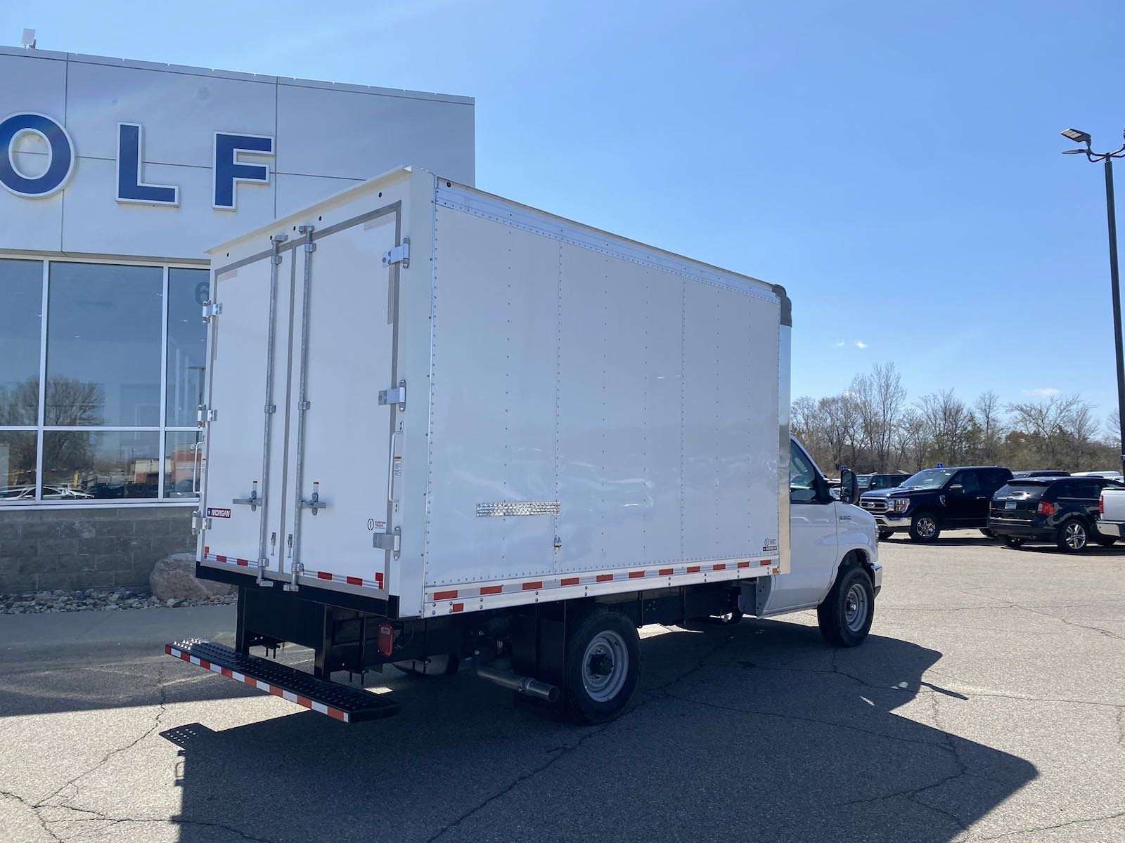 2023 Ford E-Series Cutaway Base