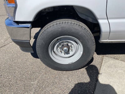 2023 Ford E-Series Cutaway Base