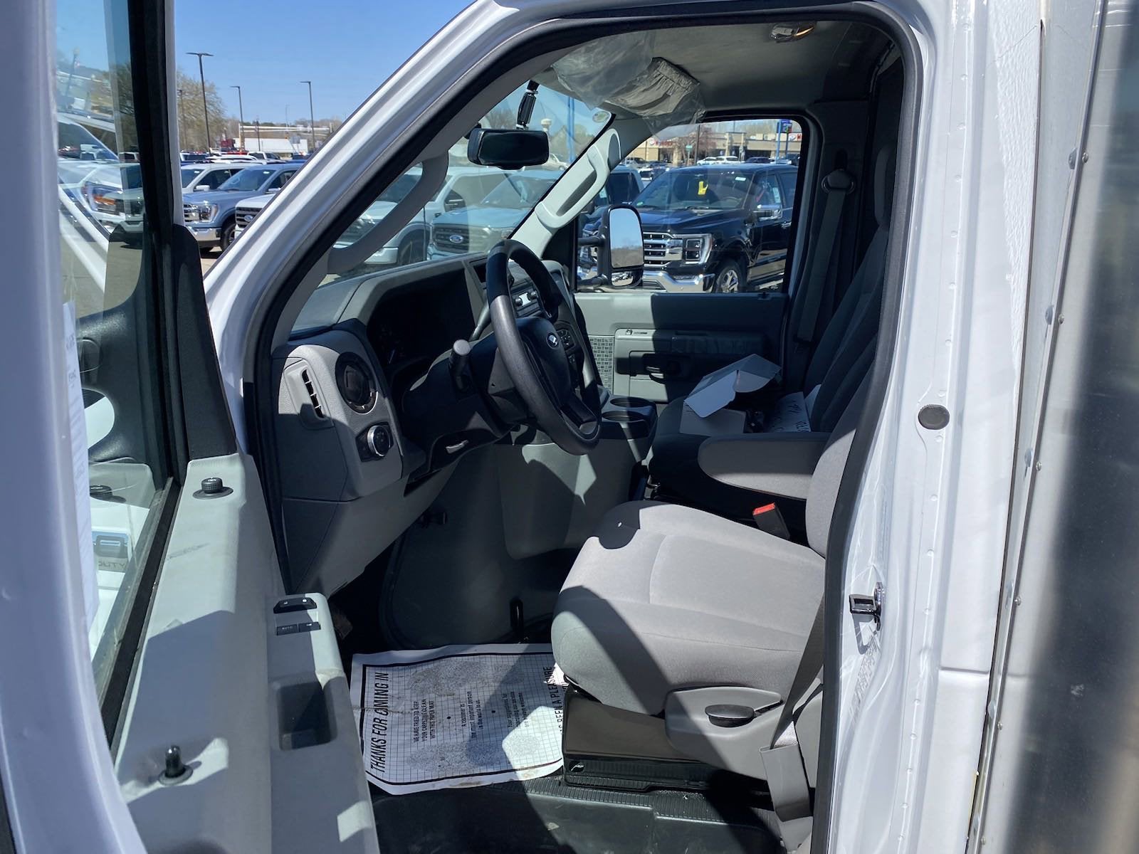 2023 Ford E-Series Cutaway Base