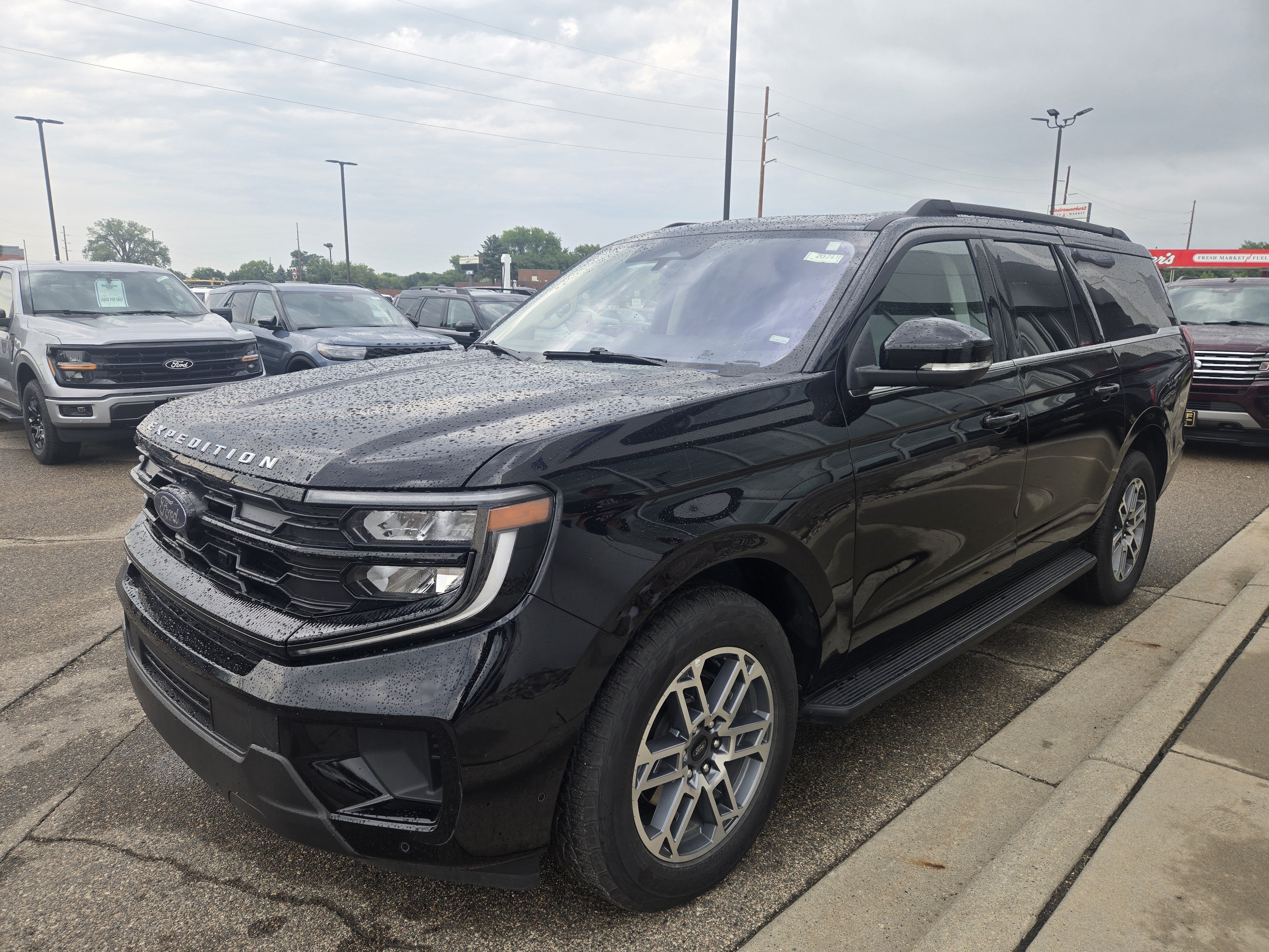 2025 Ford Expedition Max Active
