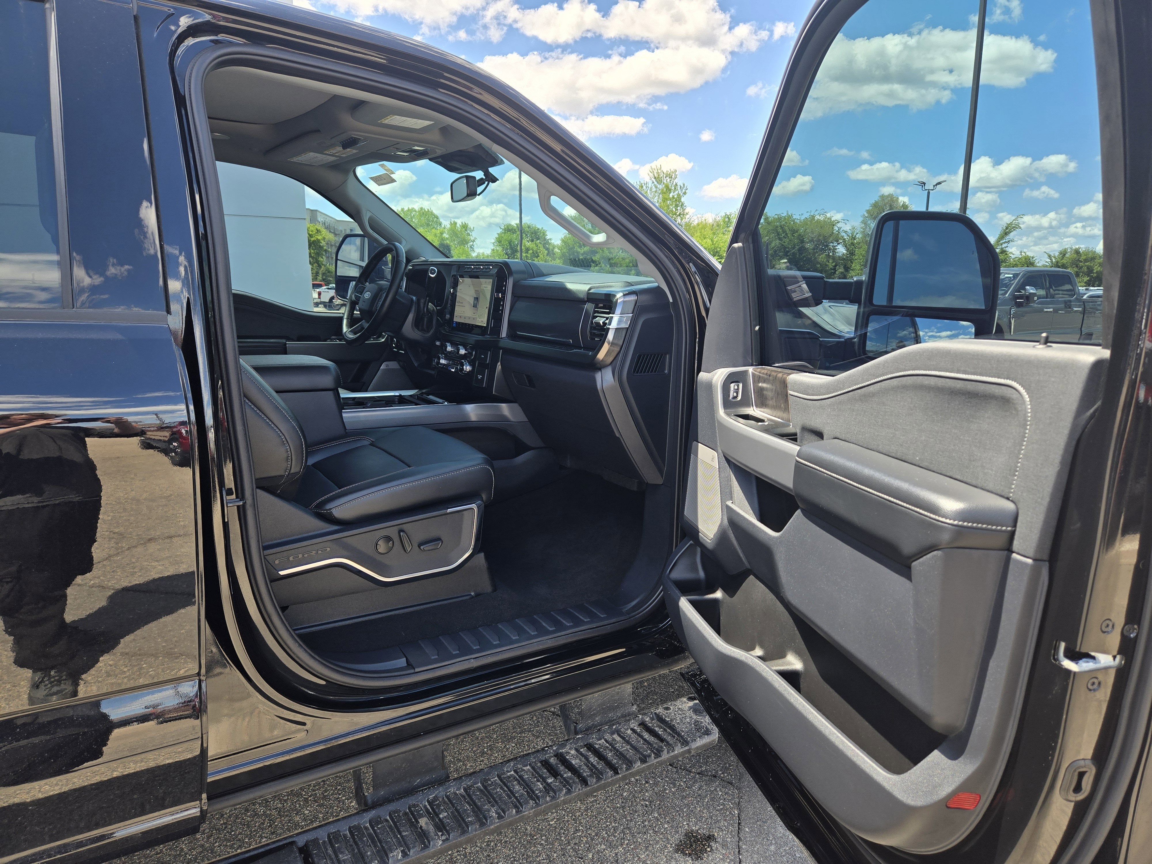 2024 Ford Super Duty F-250 SRW LARIAT