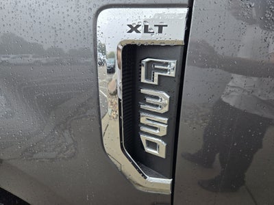 2022 Ford Super Duty F-350 SRW XLT