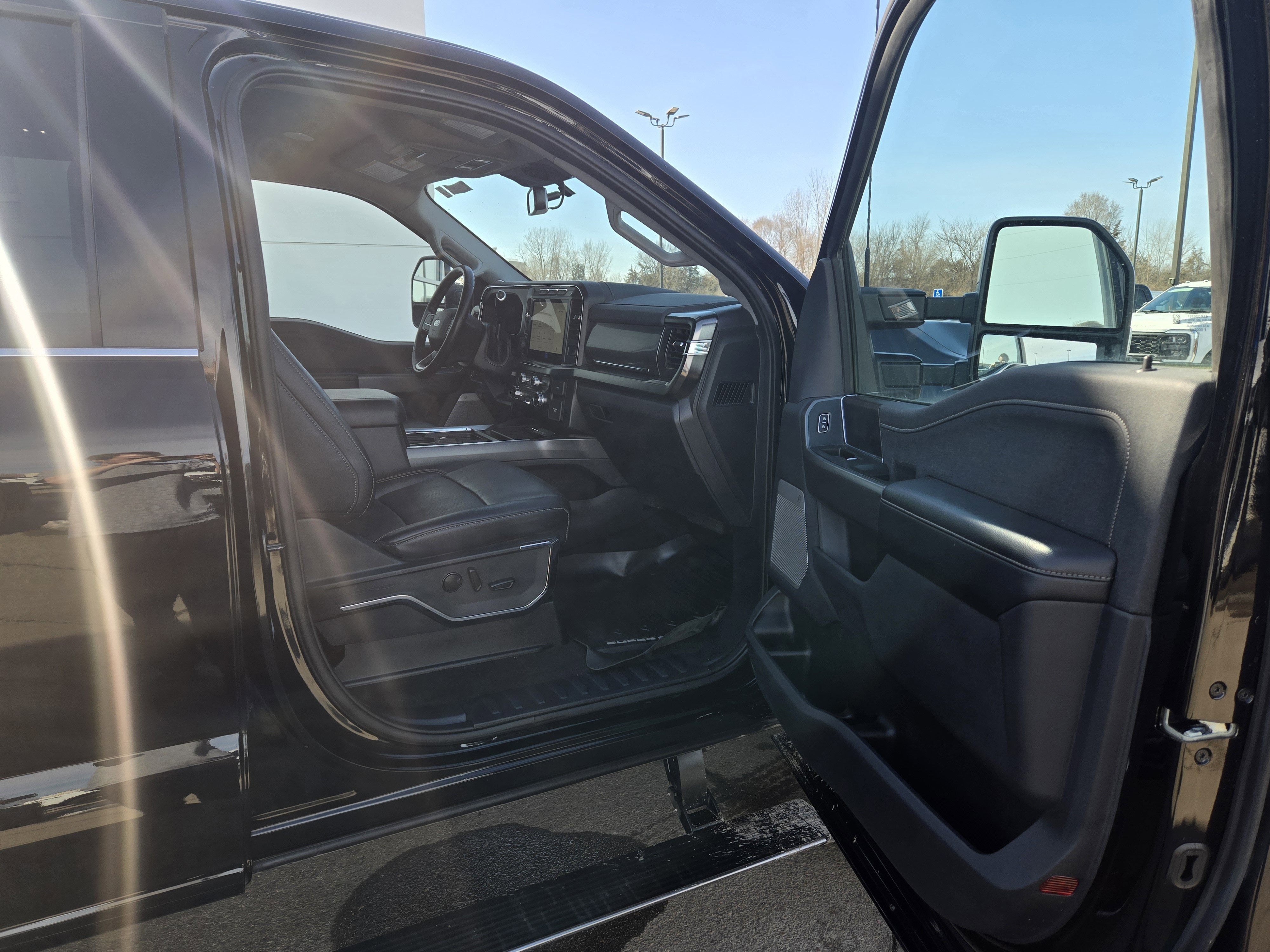 2024 Ford Super Duty F-350 SRW LARIAT