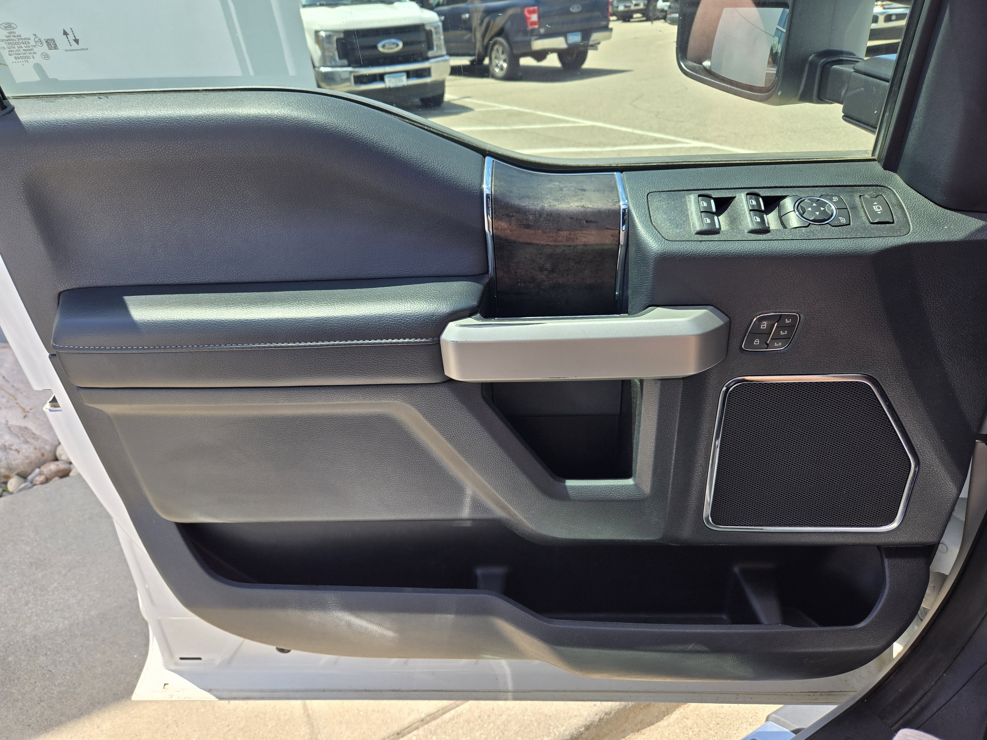 2022 Ford Super Duty F-350 SRW LARIAT