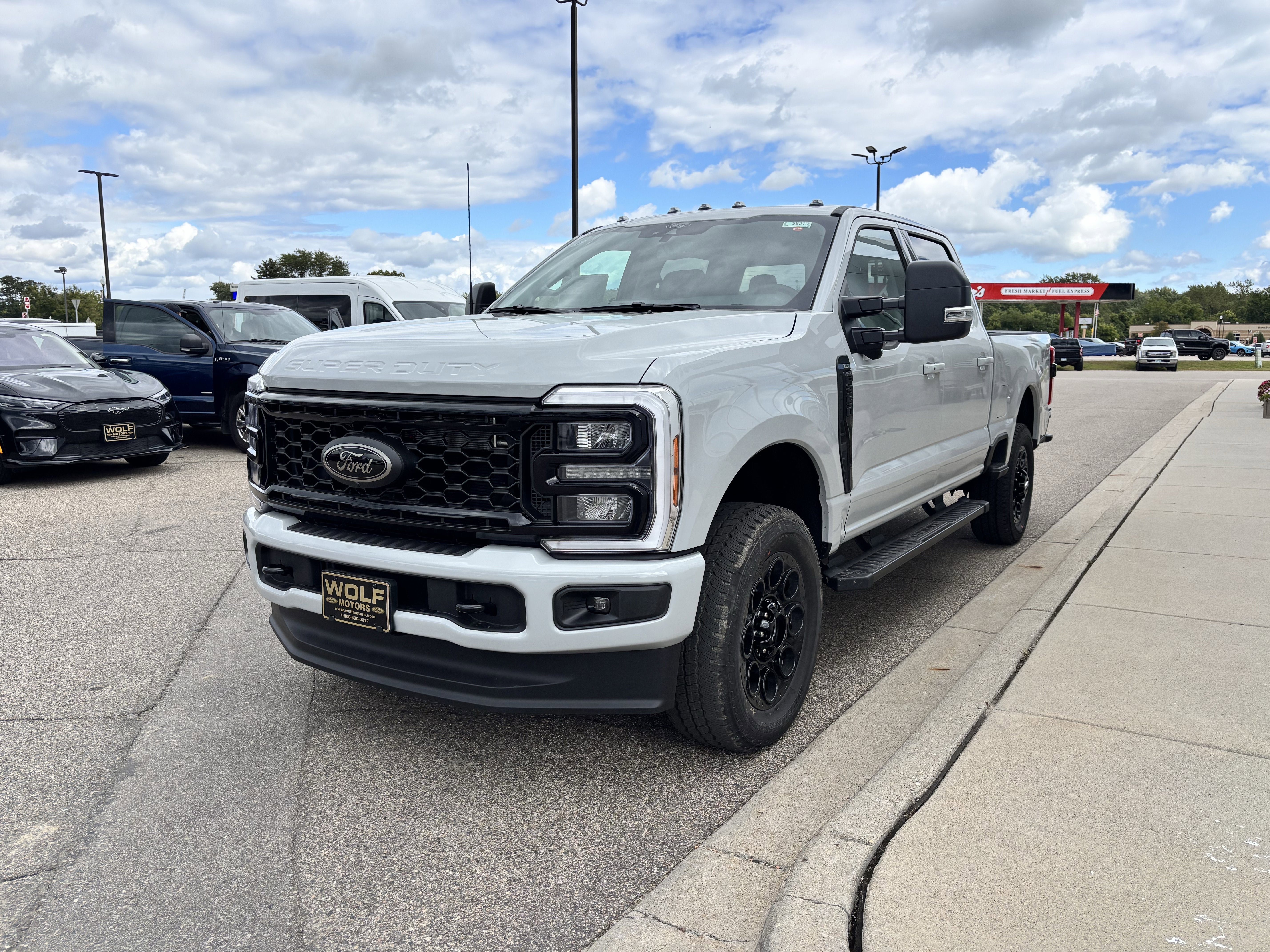 2026 Ford Super Duty F-350 SRW F-350® XLT