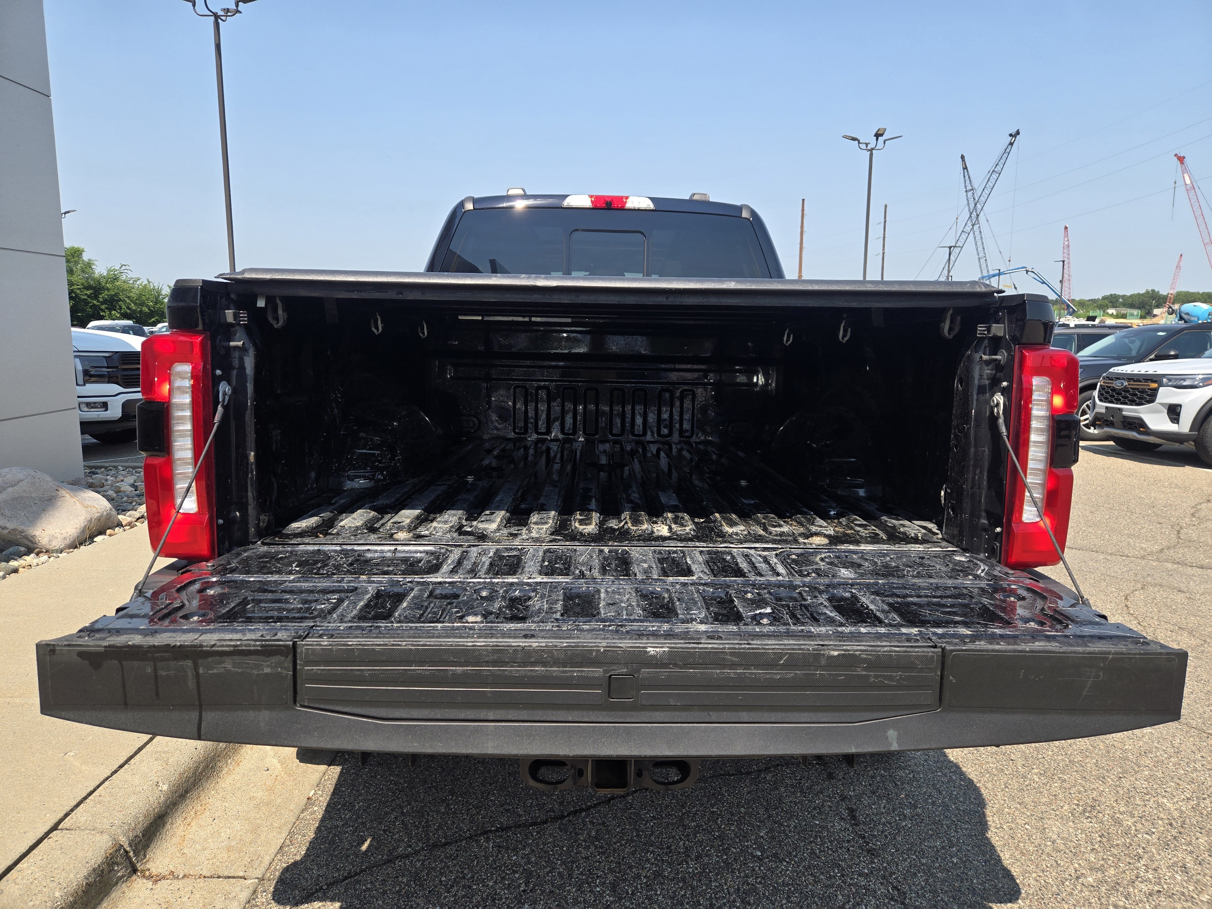 2024 Ford Super Duty F-350 SRW LARIAT (hiniker v-plow)
