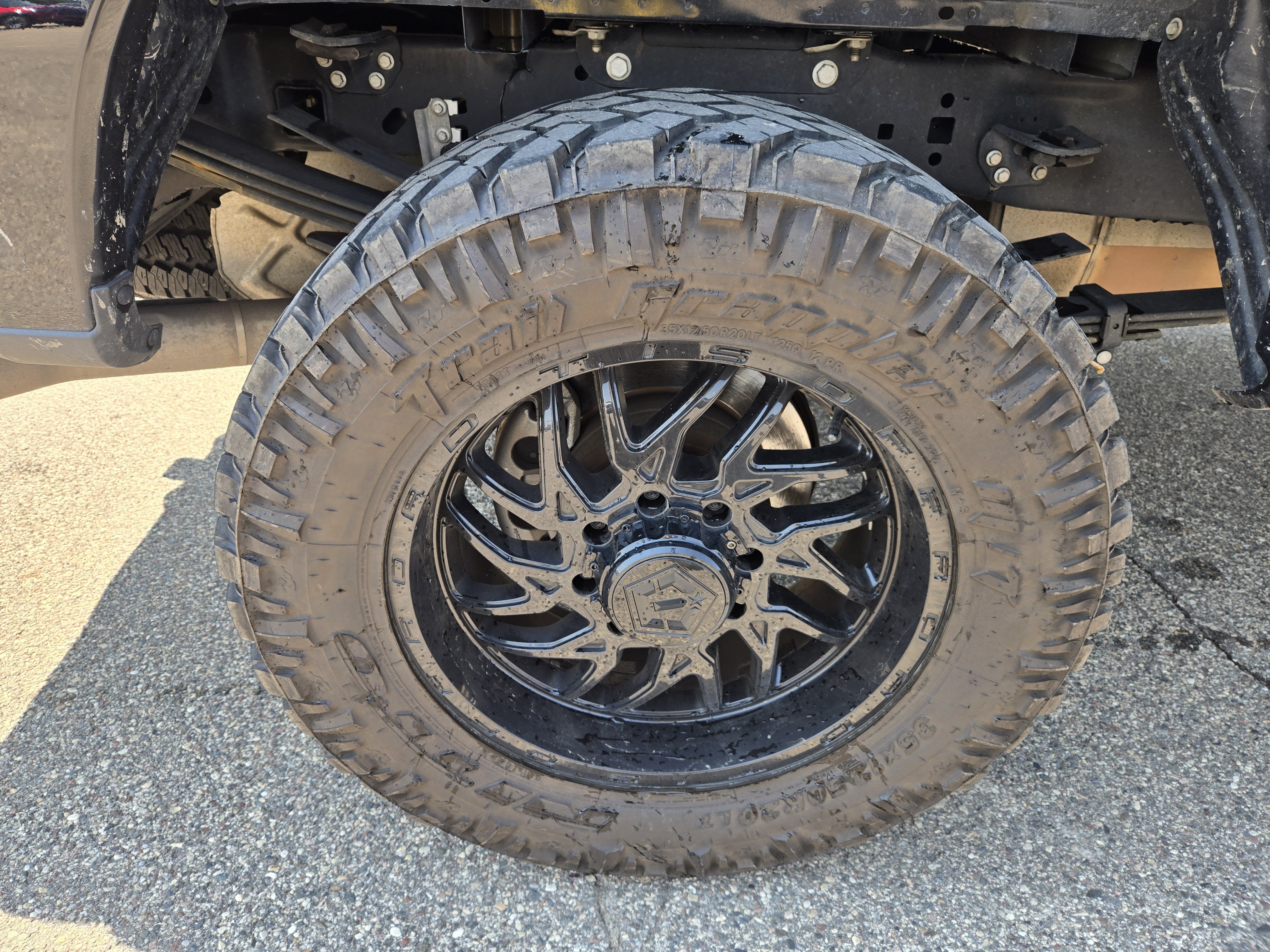 2024 Ford Super Duty F-350 SRW LARIAT (hiniker v-plow)