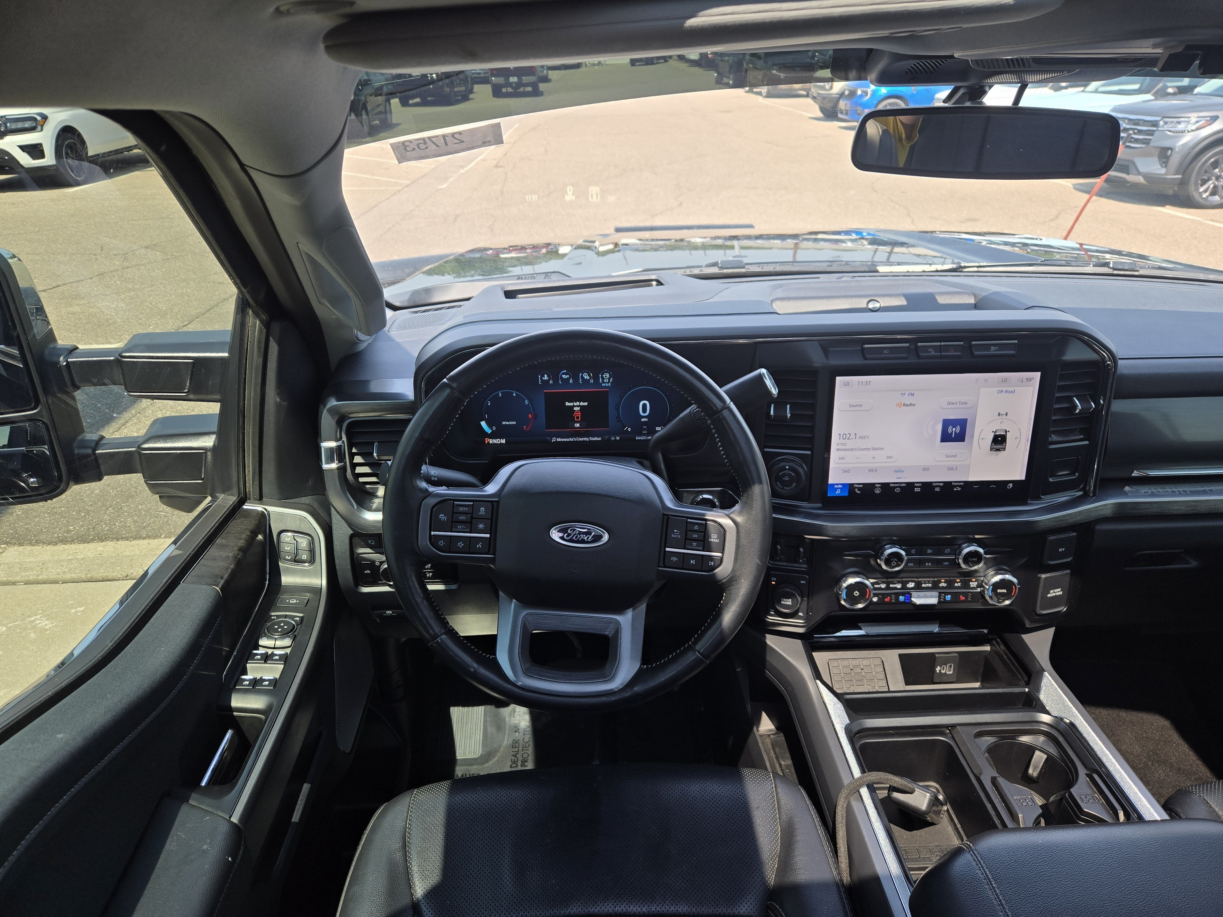 2024 Ford Super Duty F-350 SRW LARIAT (hiniker v-plow)