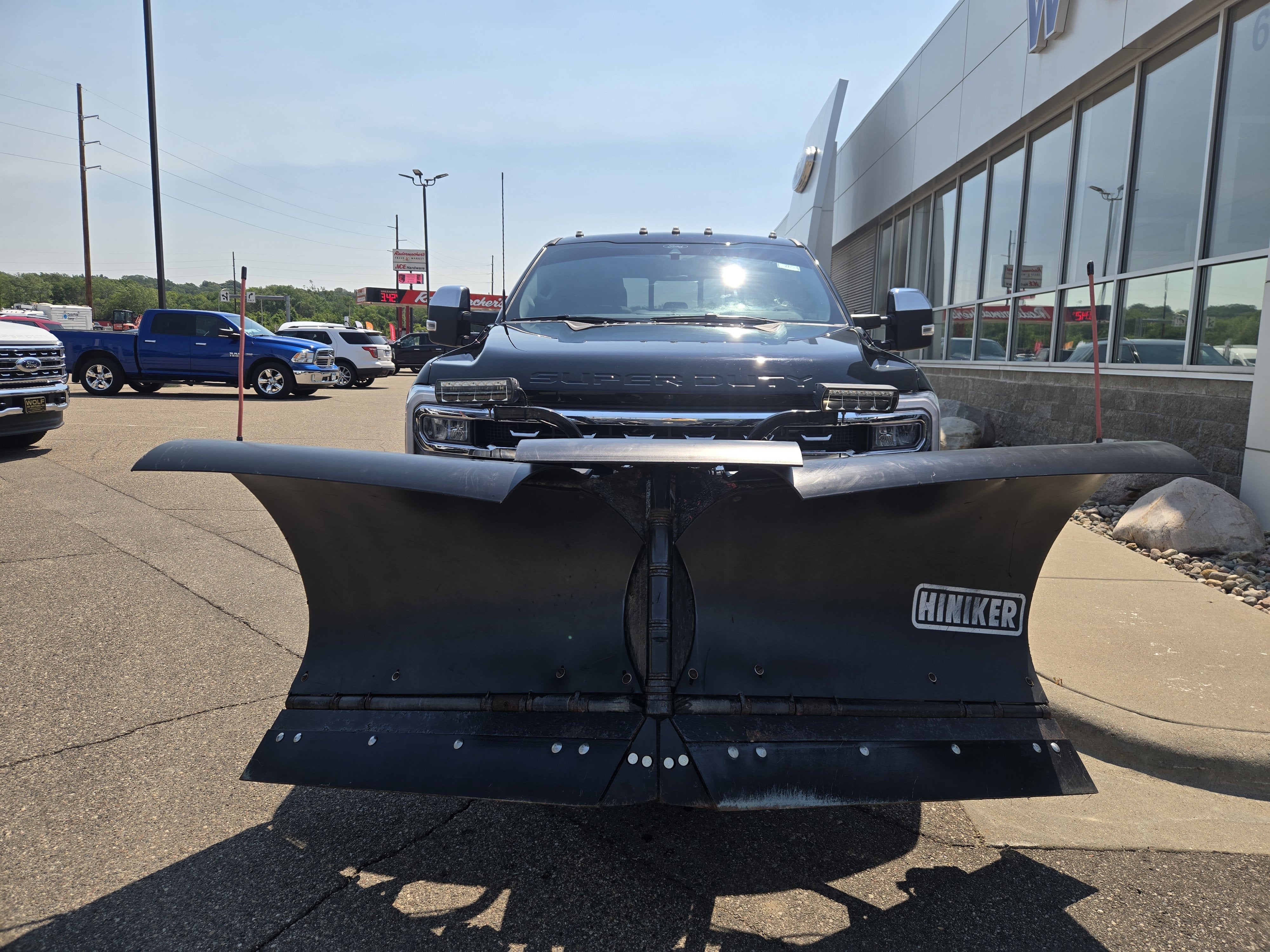 2024 Ford Super Duty F-350 SRW LARIAT (hiniker v-plow)