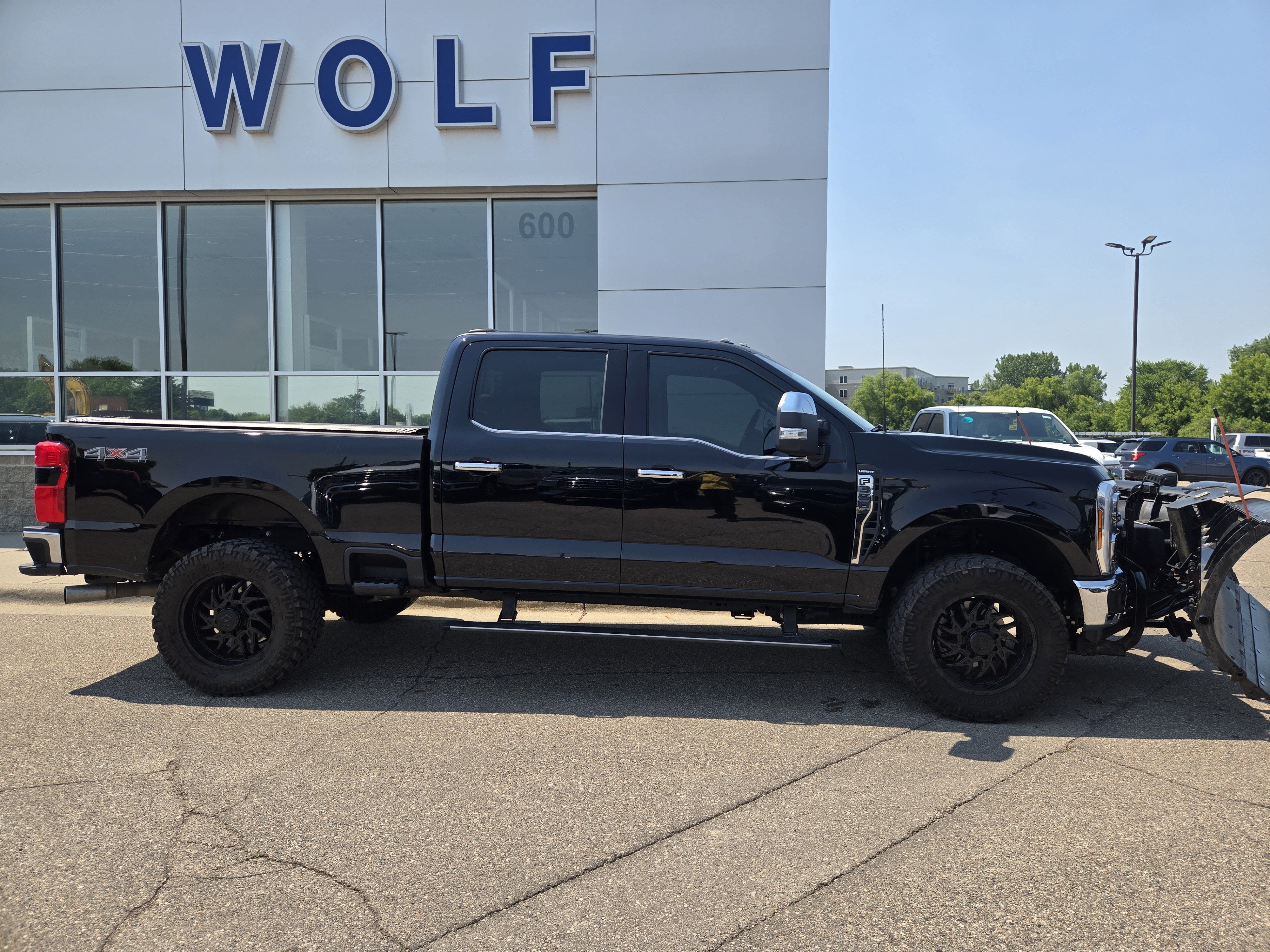 2024 Ford Super Duty F-350 SRW LARIAT (hiniker v-plow)