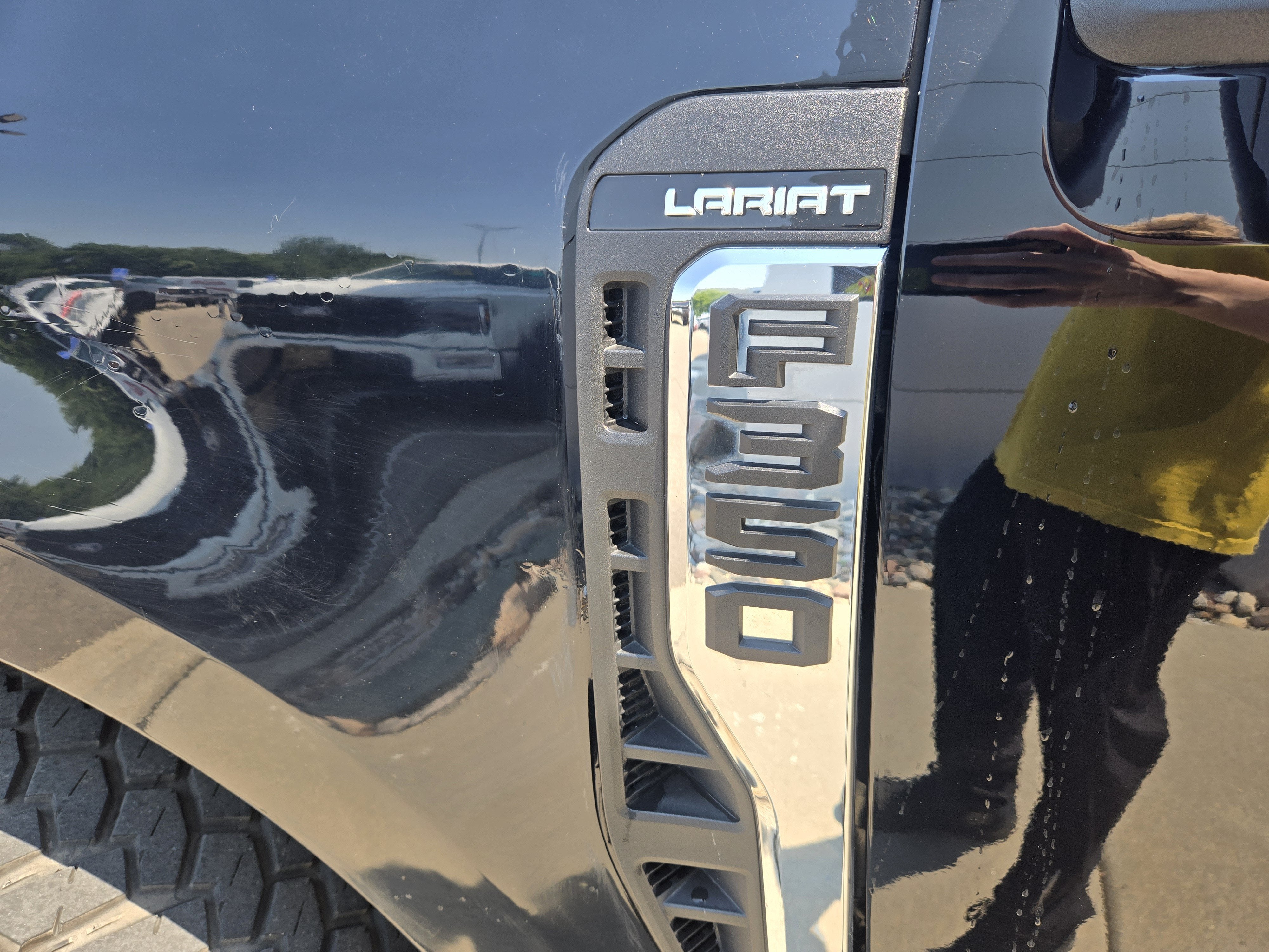 2024 Ford Super Duty F-350 SRW LARIAT (hiniker v-plow)