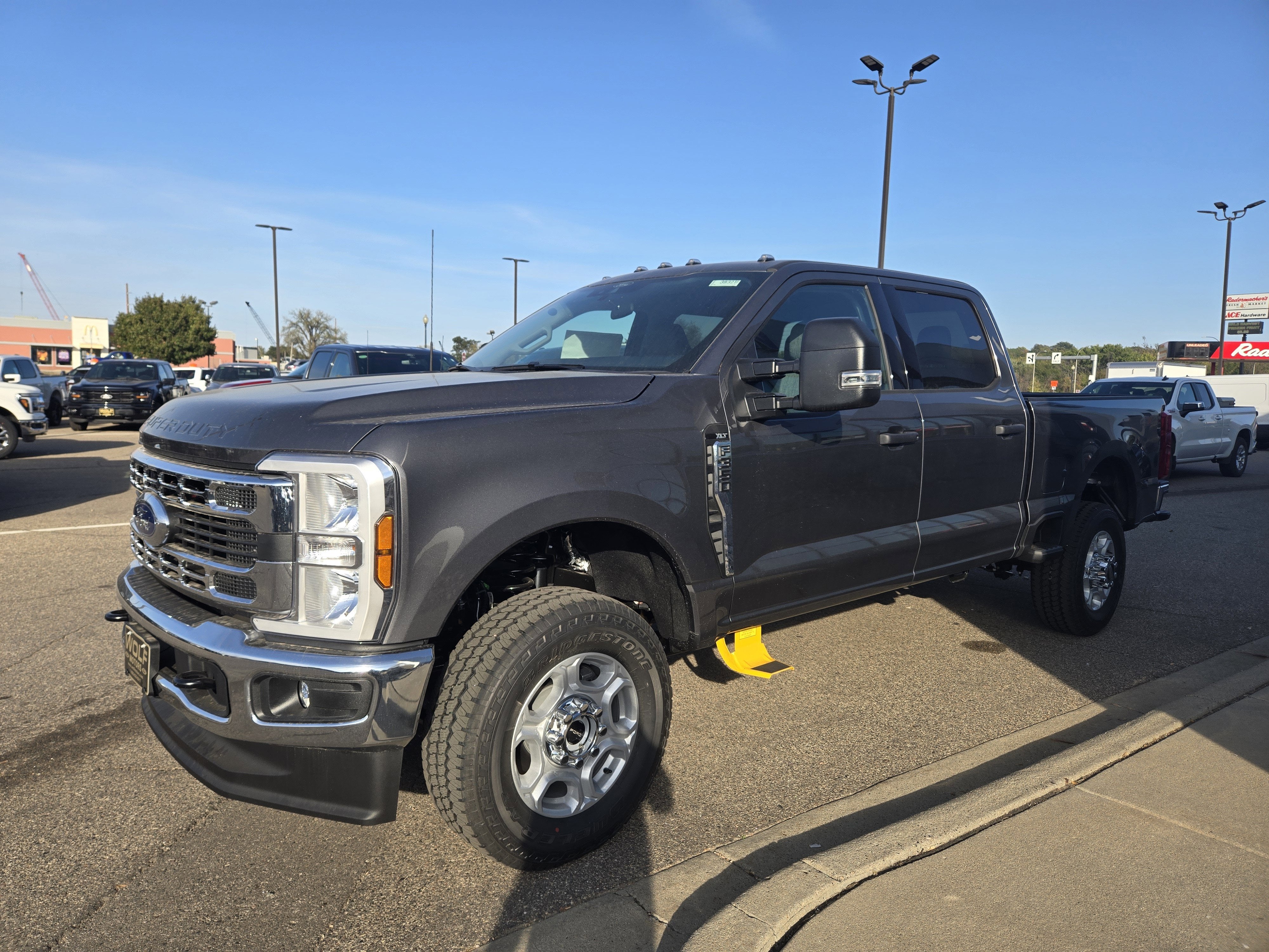 2026 Ford Super Duty F-350 SRW F-350® XLT
