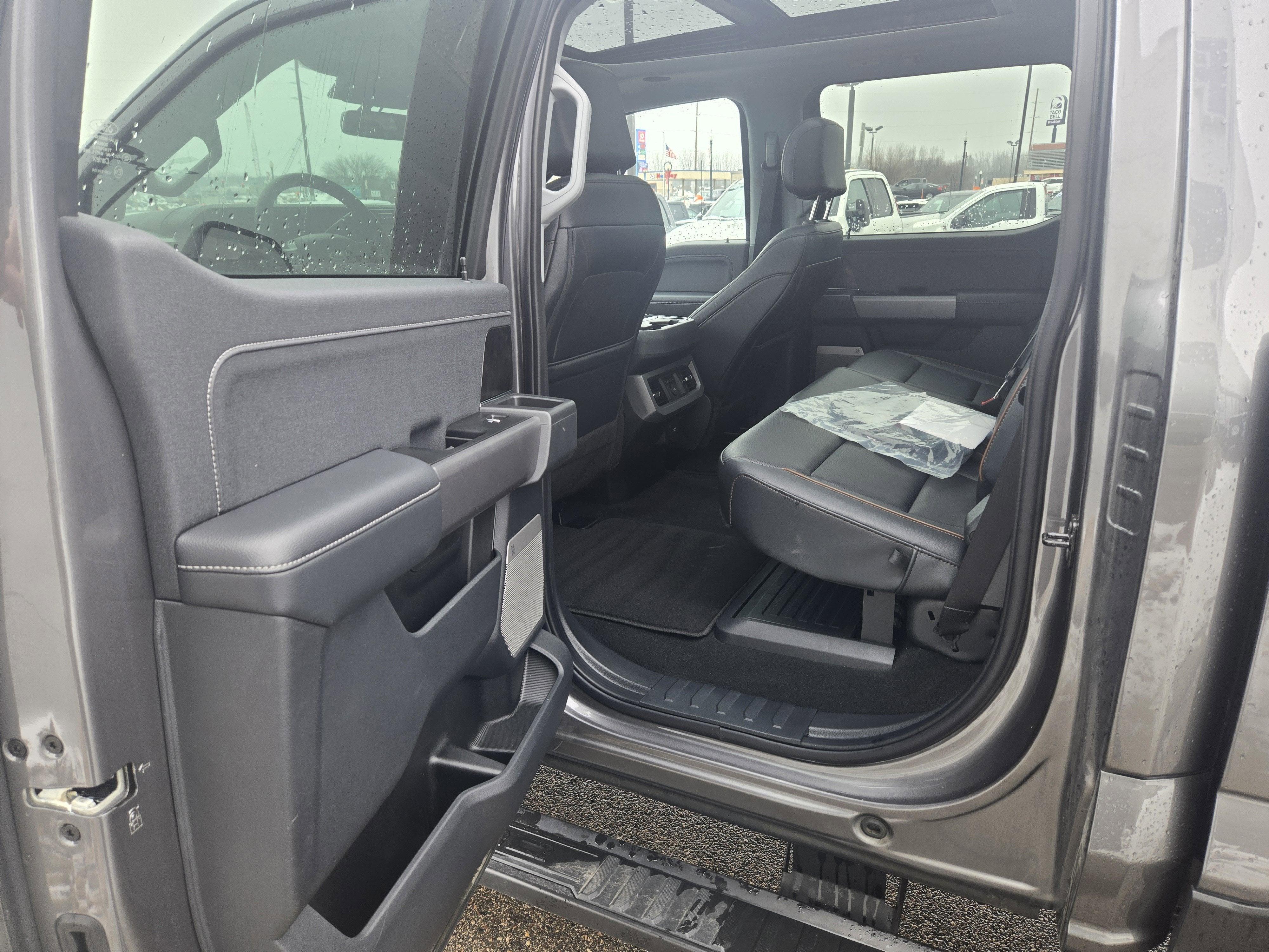 2025 Ford Super Duty F-350 SRW LARIAT