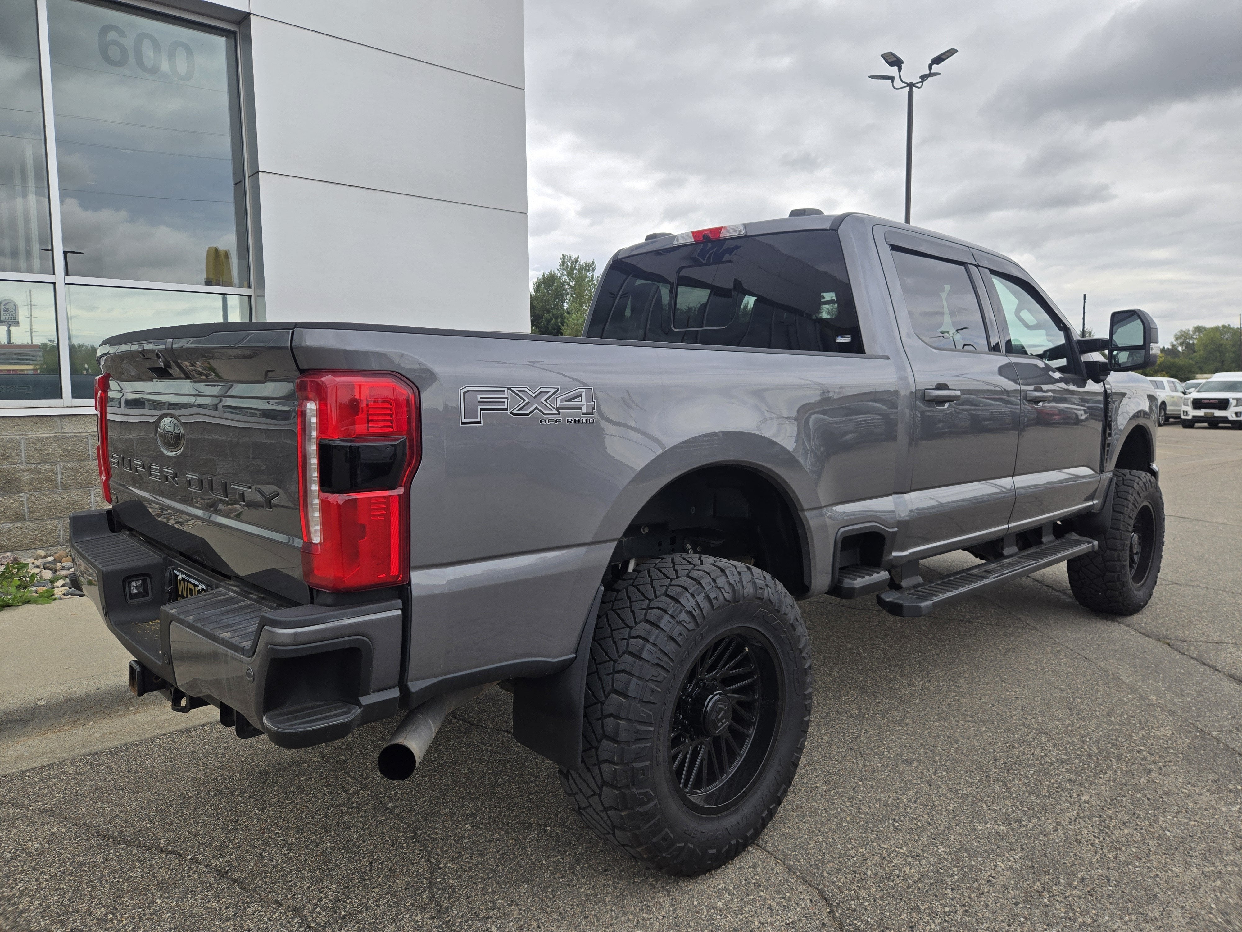2024 Ford Super Duty F-350 SRW LARIAT