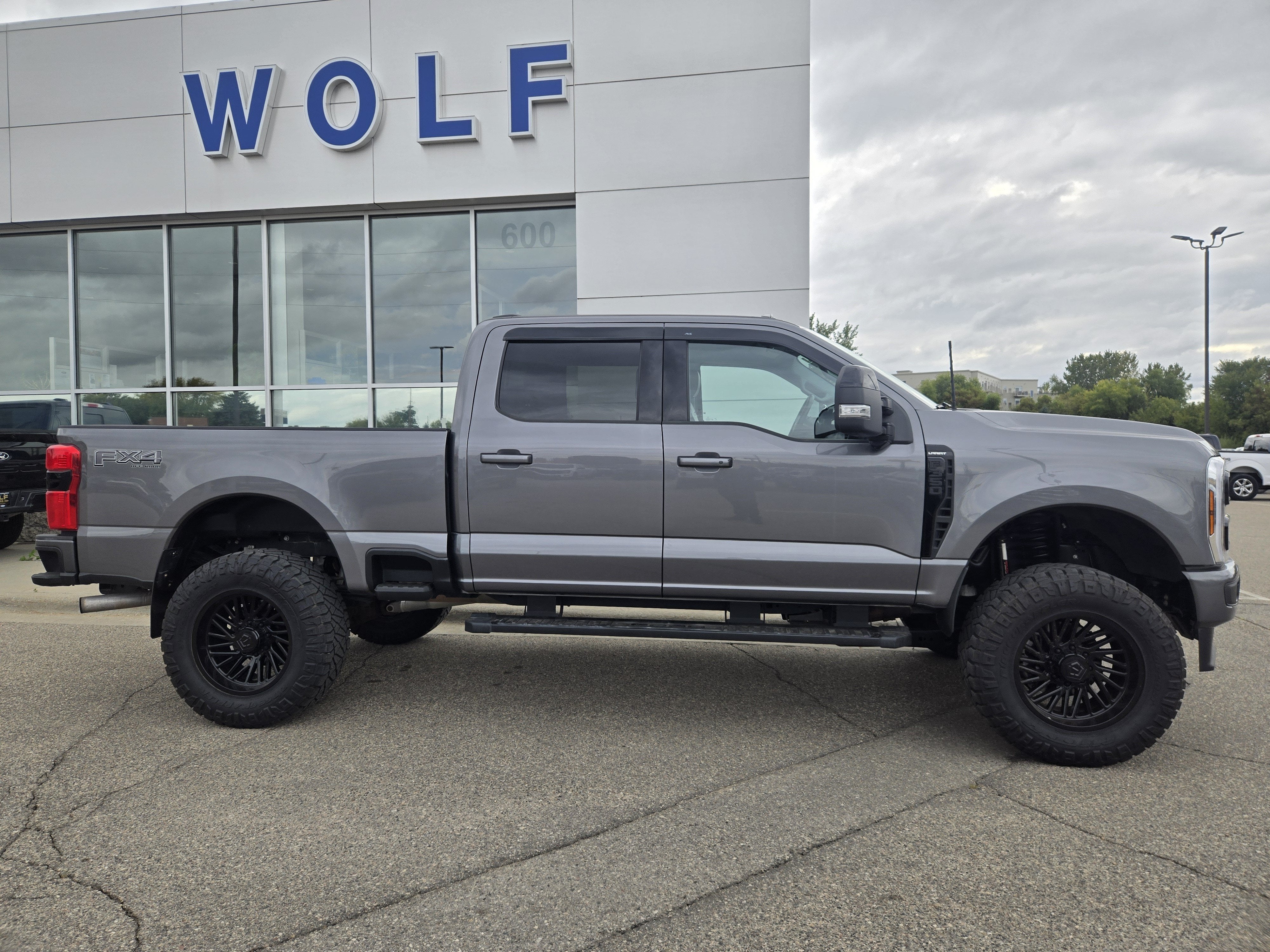 2024 Ford Super Duty F-350 SRW LARIAT