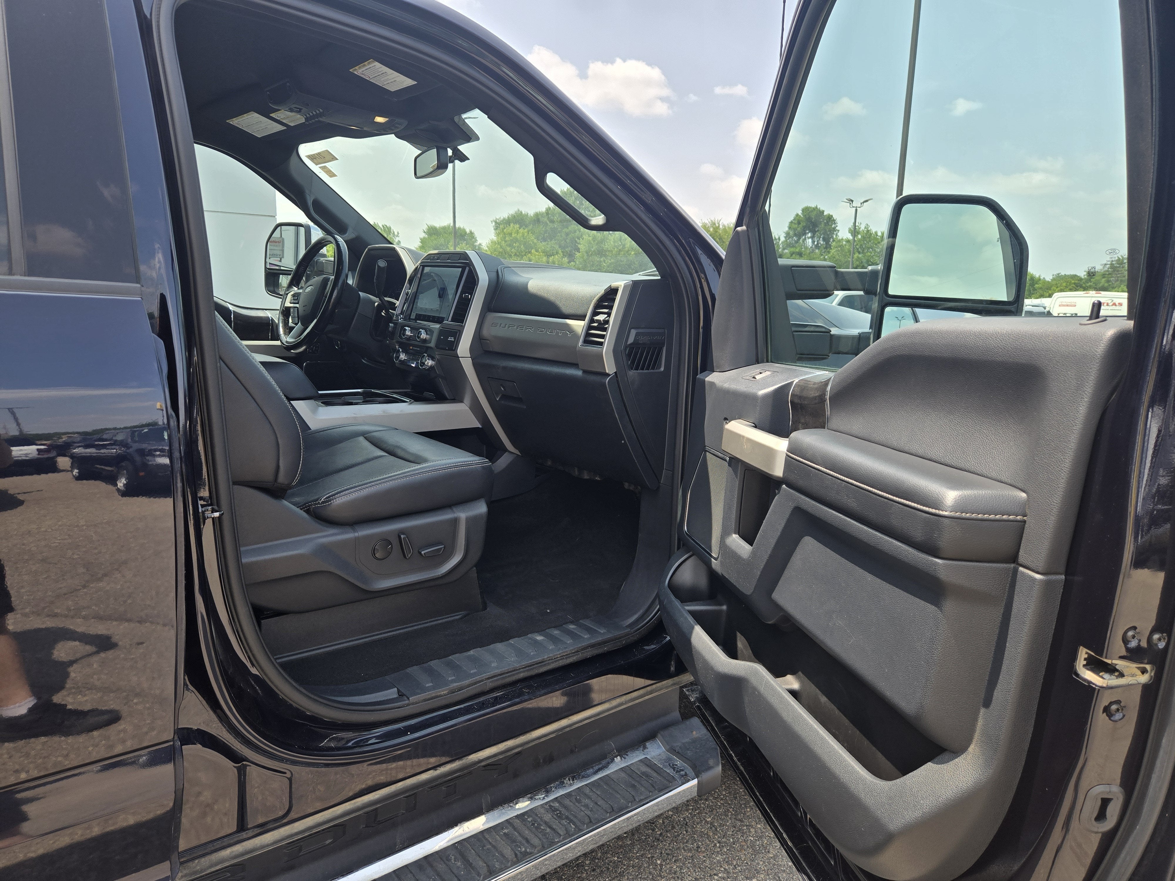 2022 Ford Super Duty F-350 SRW LARIAT