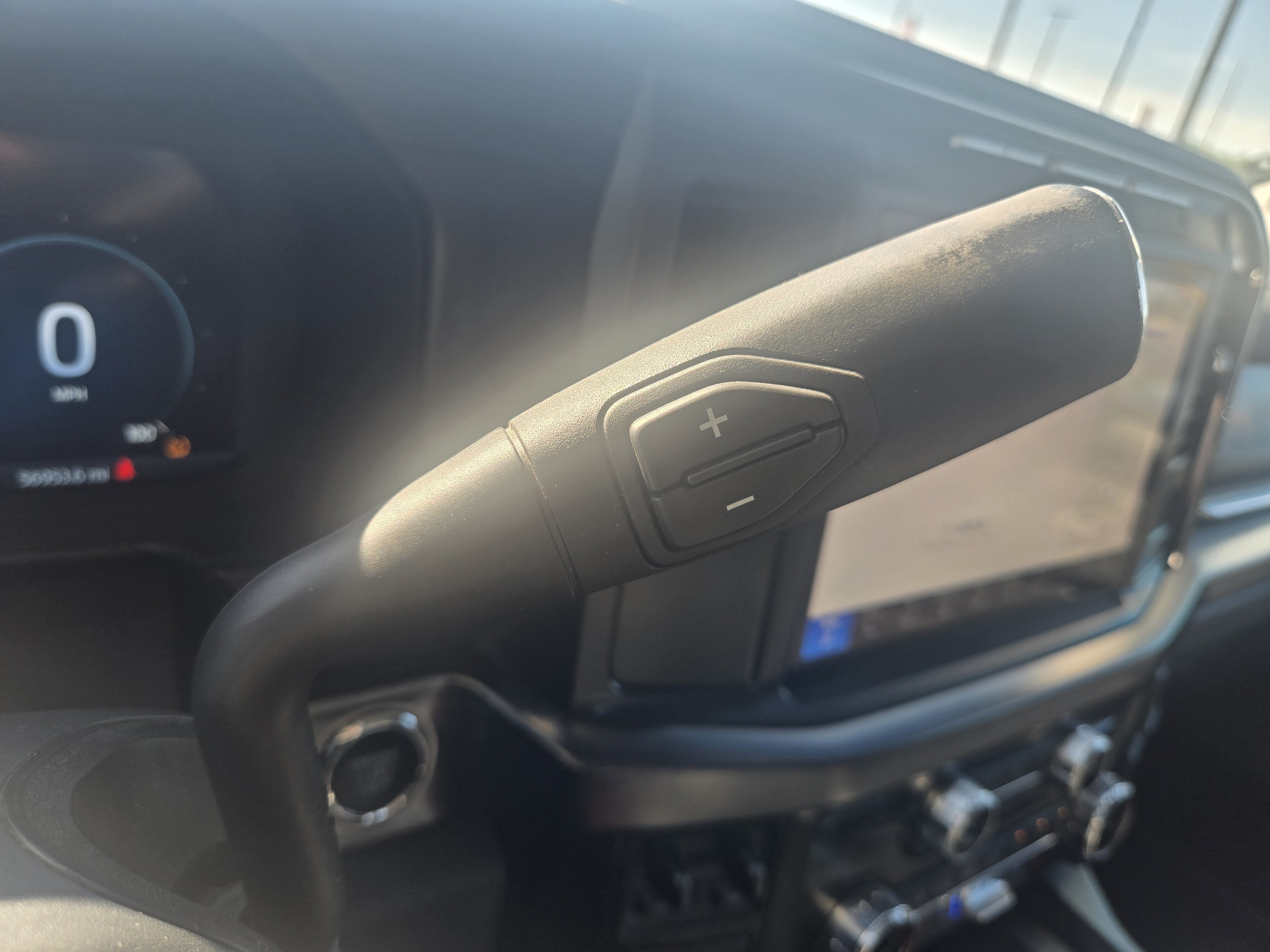 2023 Ford Super Duty F-350 SRW LARIAT
