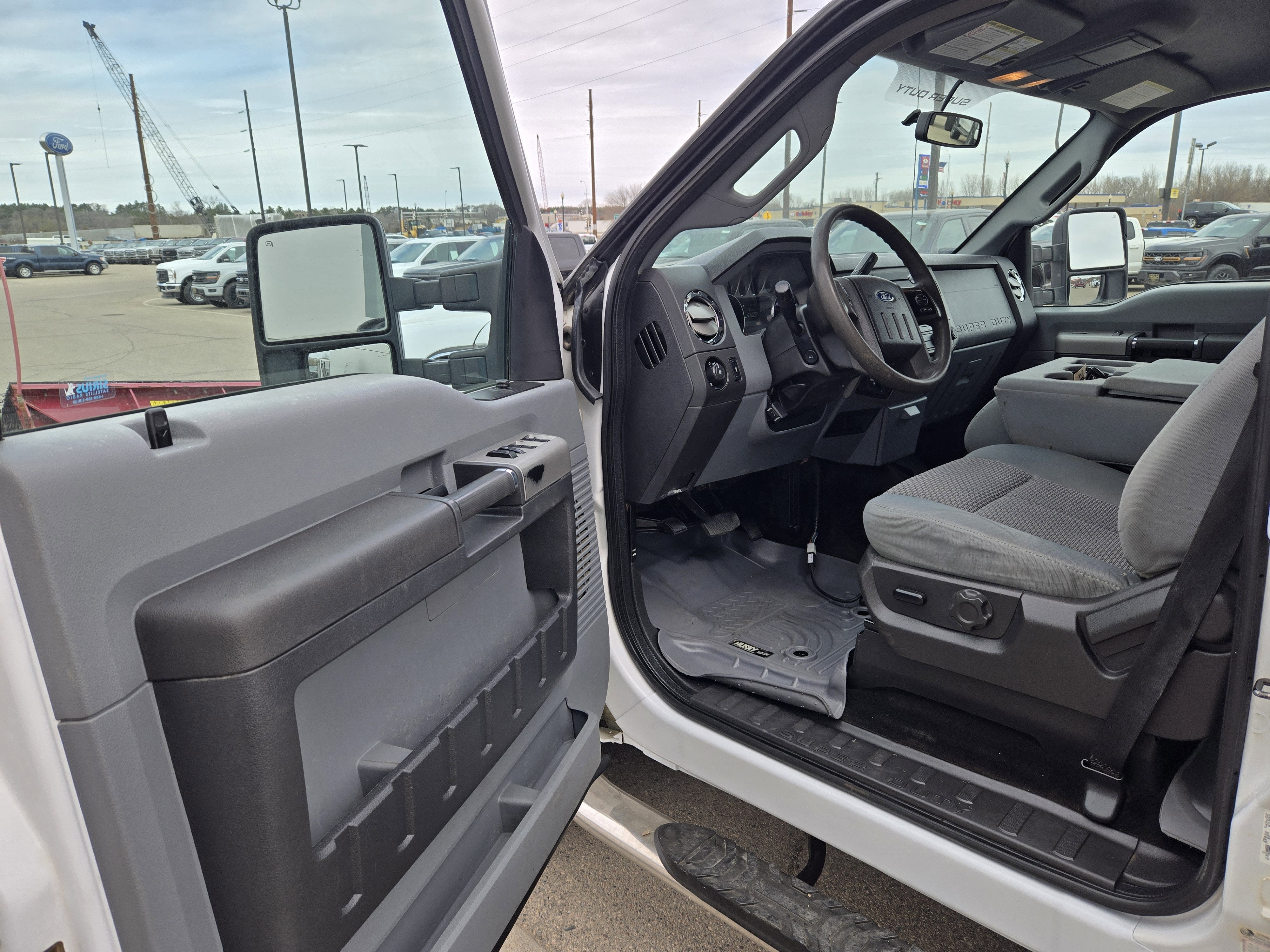 2016 Ford F-350 WITH PLOW! XLT