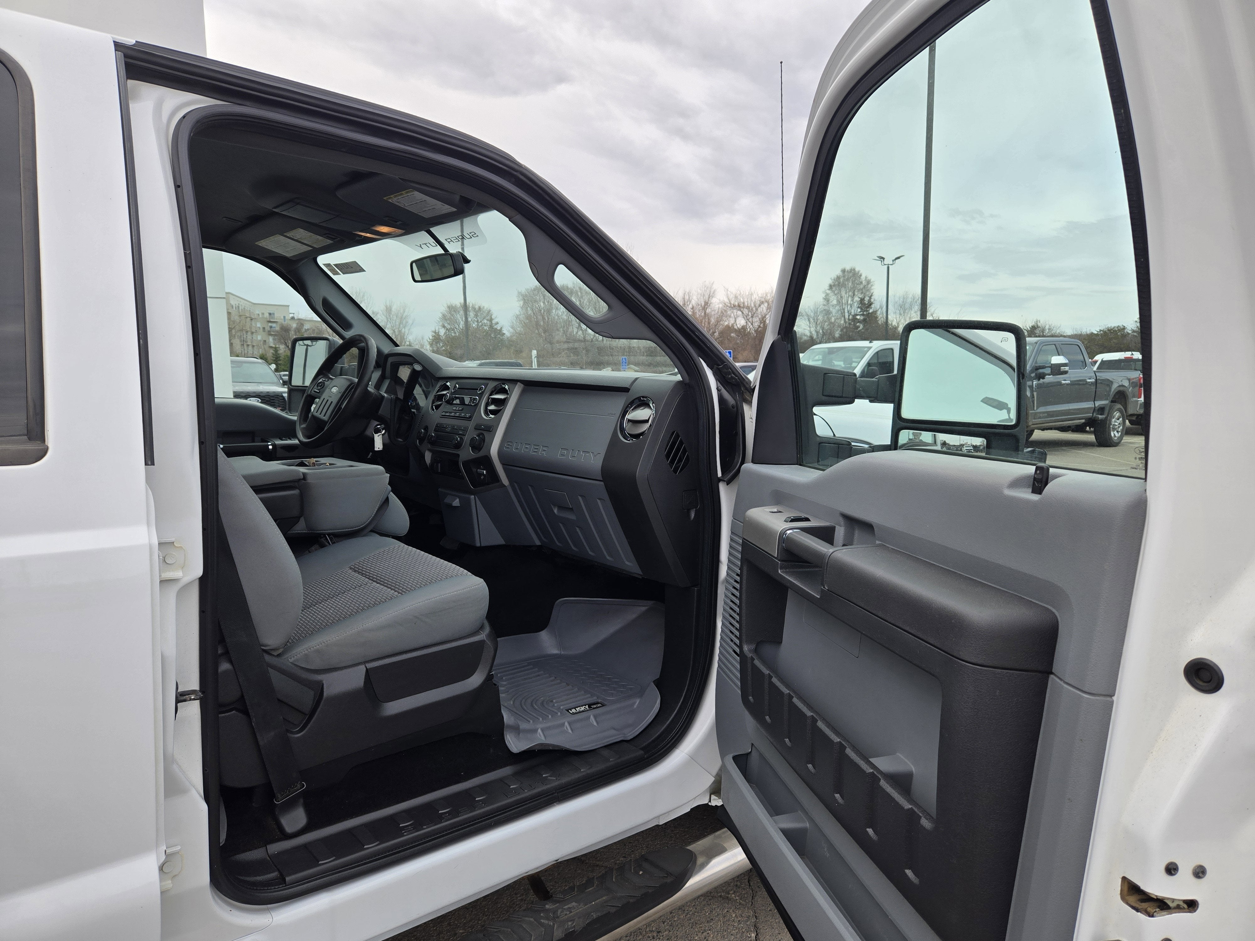 2016 Ford F-350 WITH PLOW! XLT