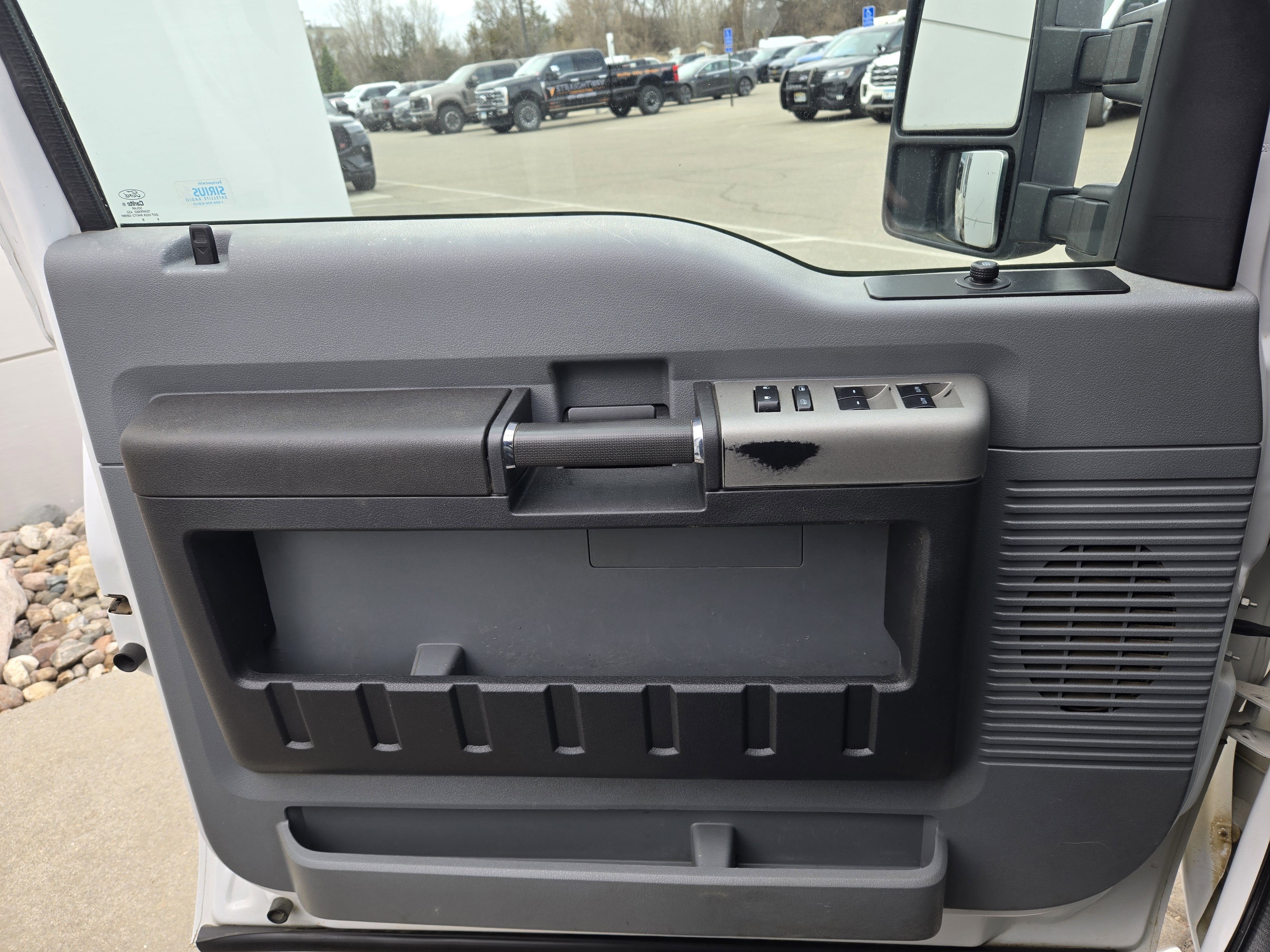 2016 Ford F-350 WITH PLOW! XLT