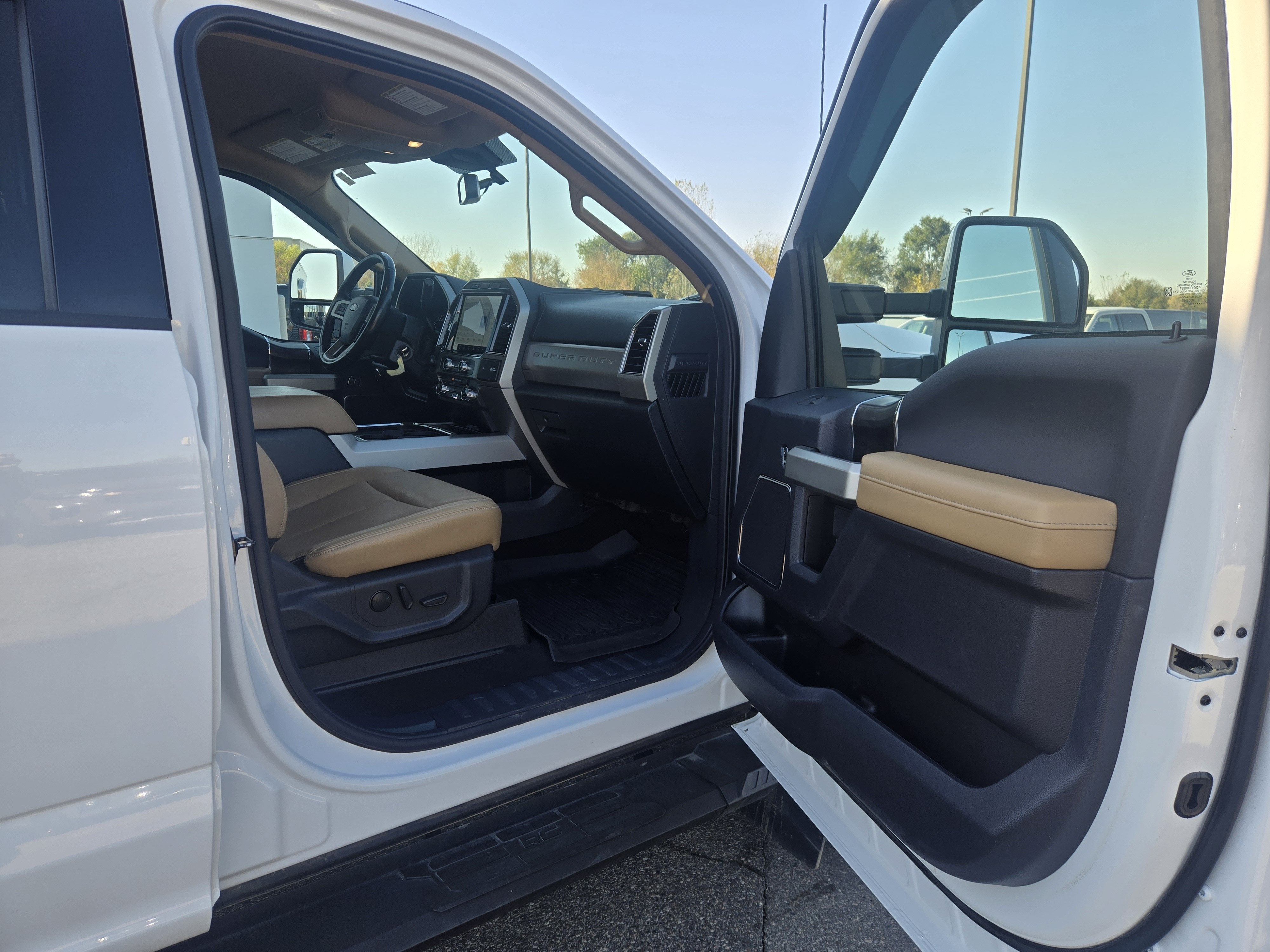 2022 Ford Super Duty F-350 SRW LARIAT