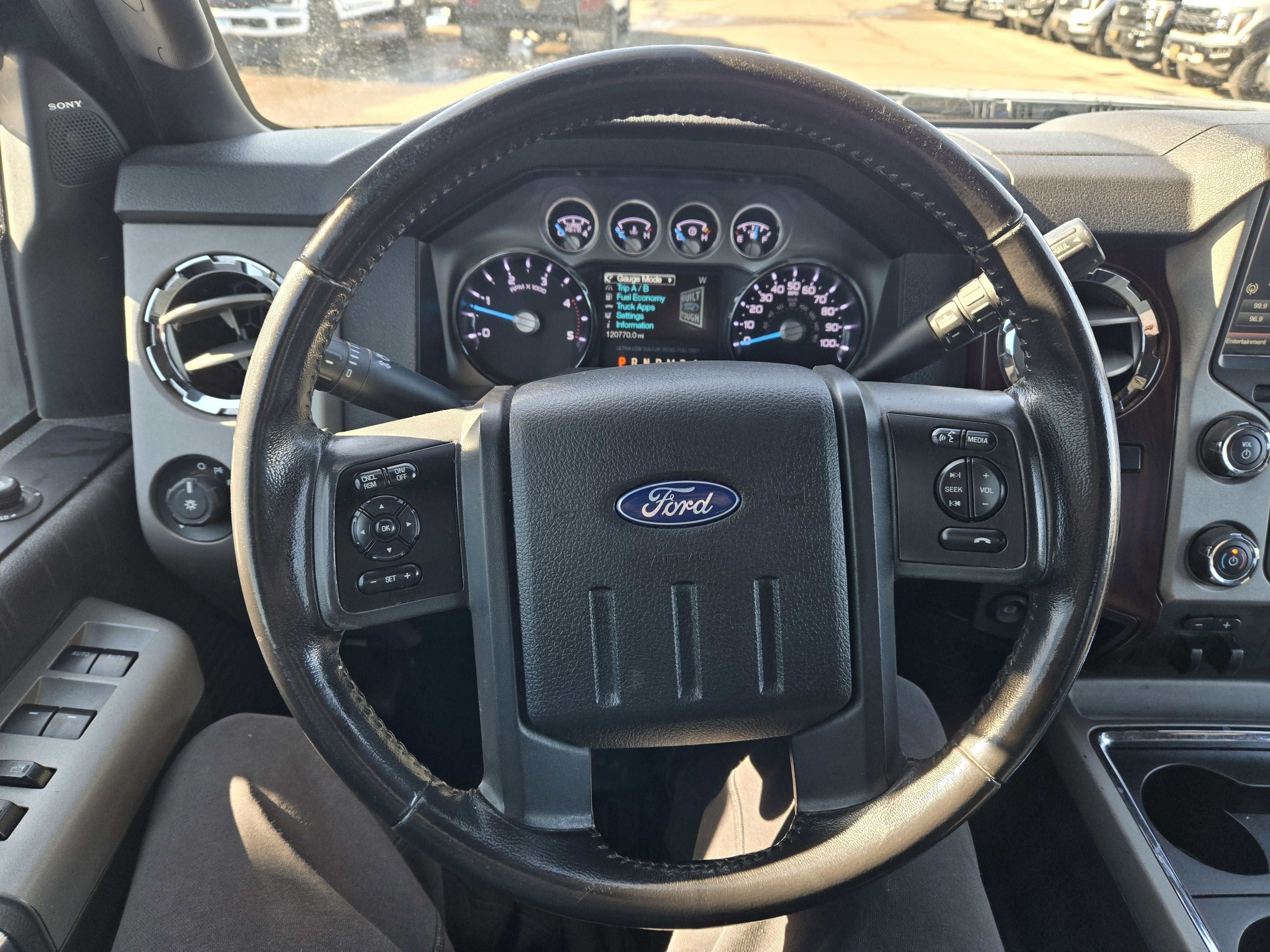2015 Ford Super Duty F-350 SRW Lariat
