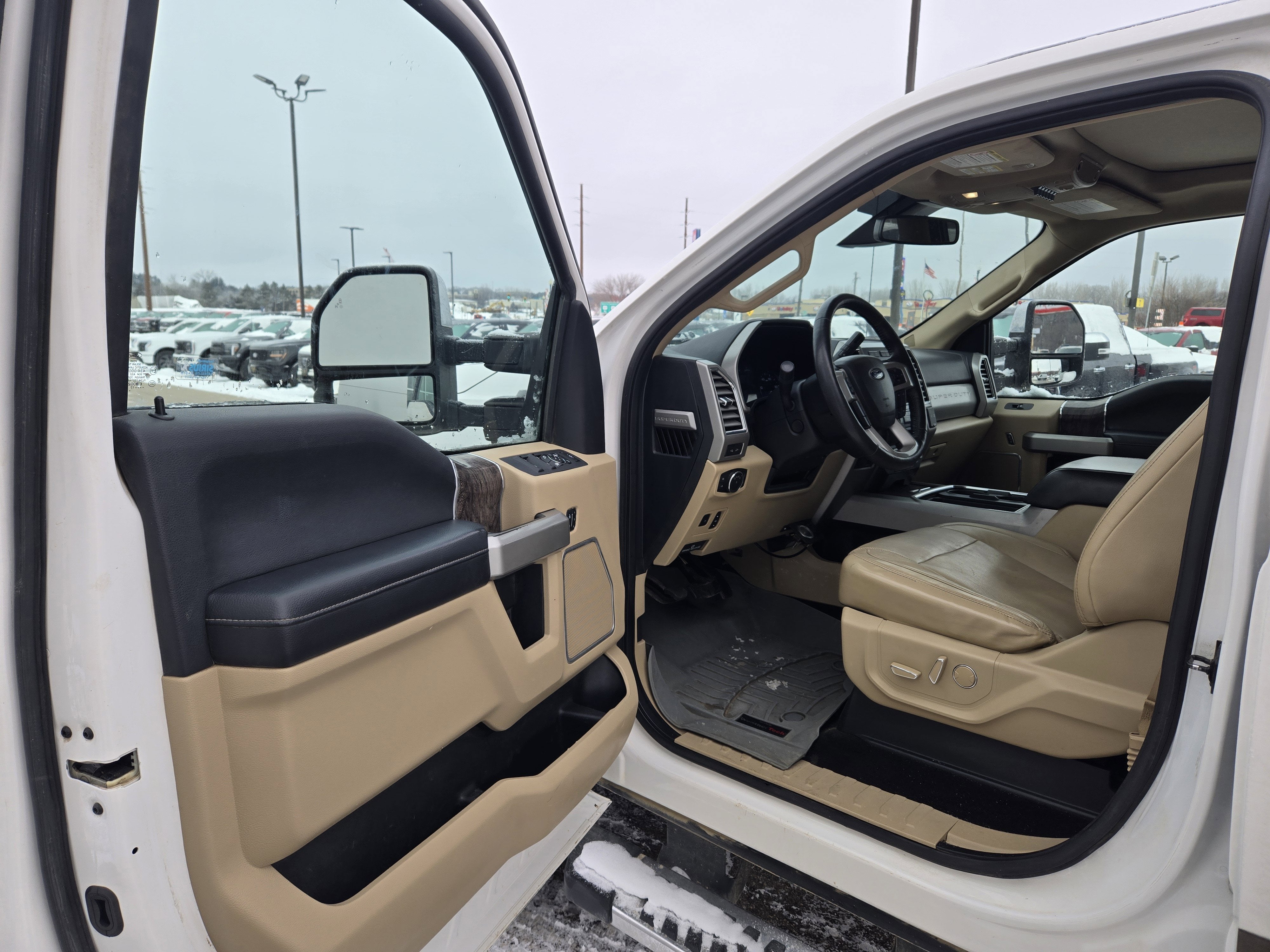 2017 Ford Super Duty F-350 SRW Lariat