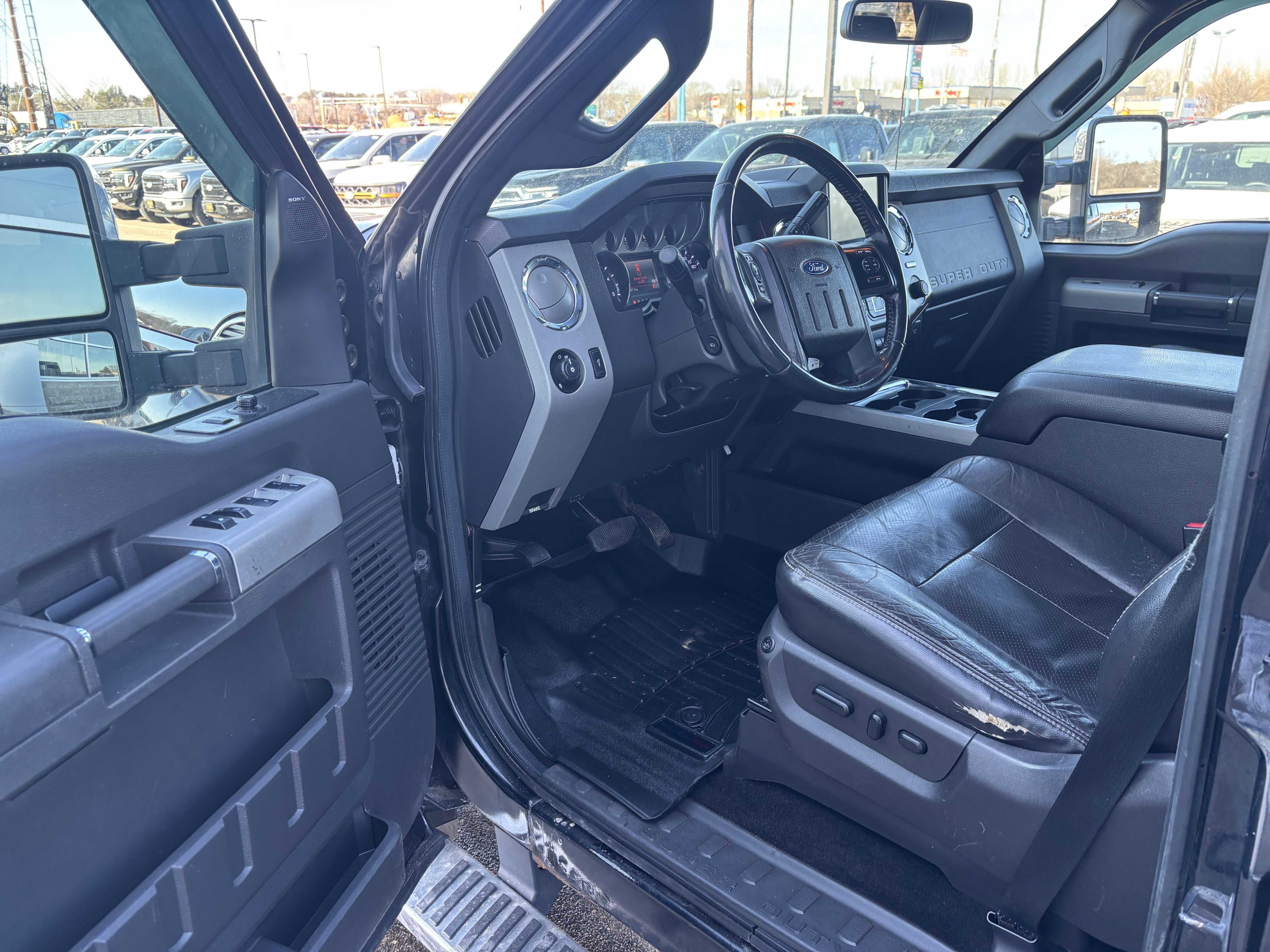 2014 Ford Super Duty F-350 SRW Lariat
