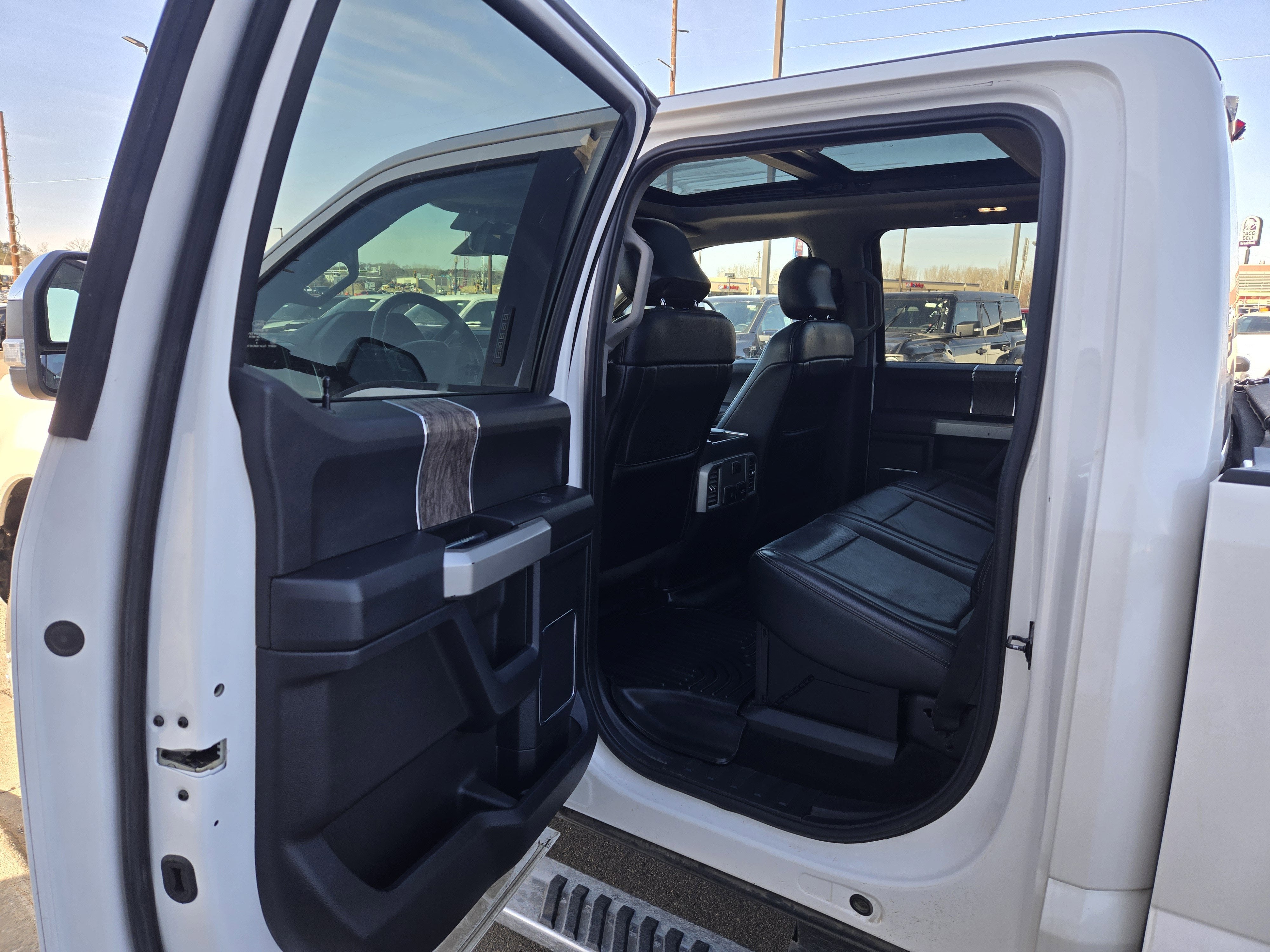 2017 Ford Super Duty F-350 DRW Base