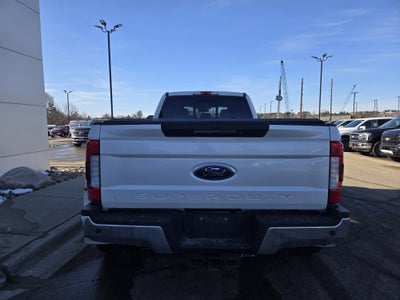 2017 Ford Super Duty F-350 DRW Base