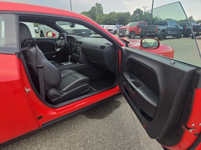 2014 Dodge Challenger SXT Plus