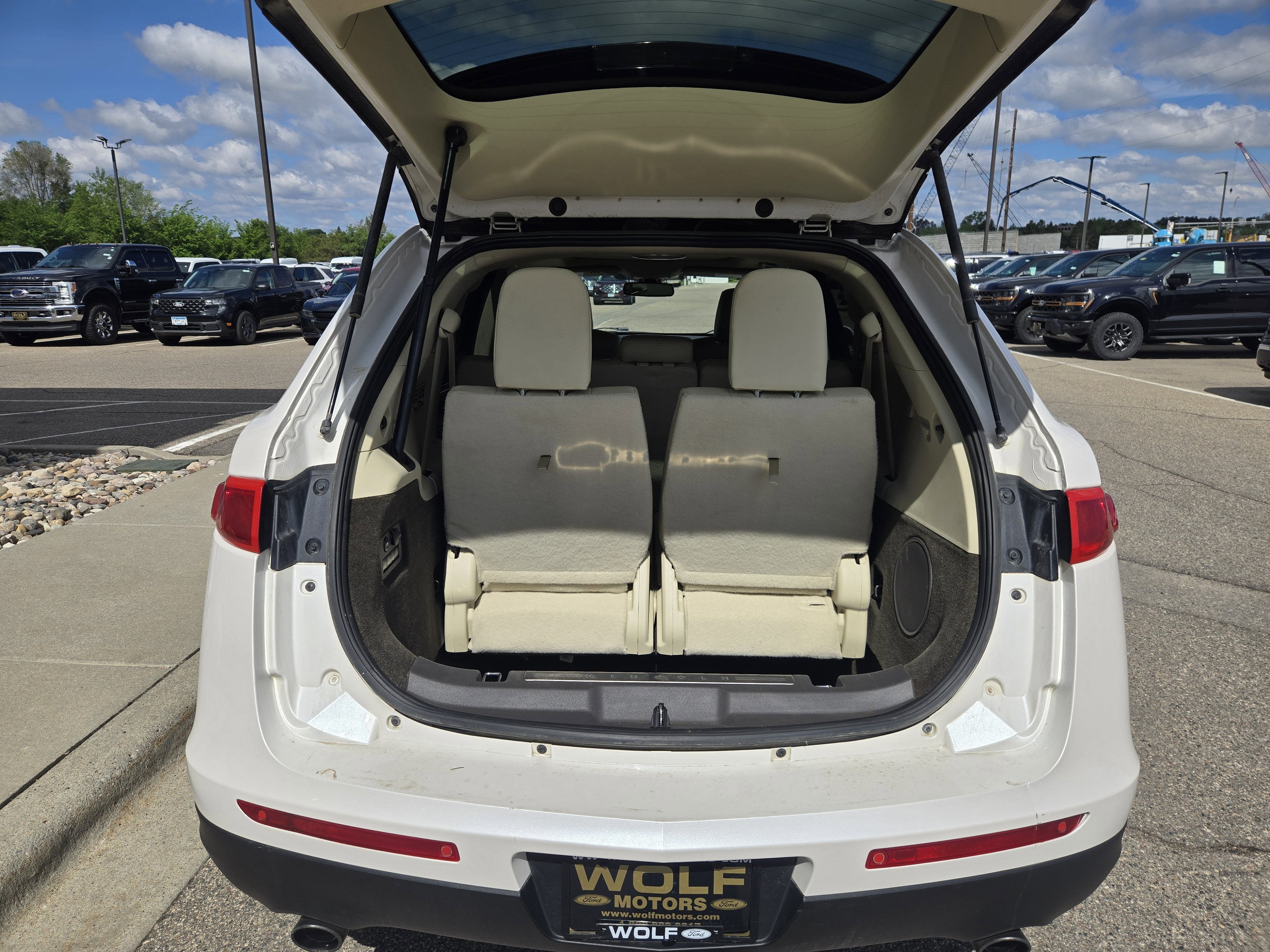 2017 Lincoln MKT Elite
