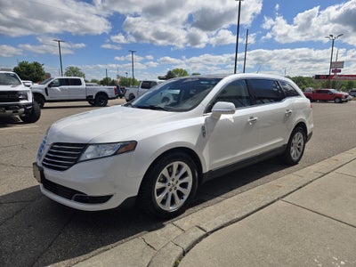 2017 Lincoln MKT Elite