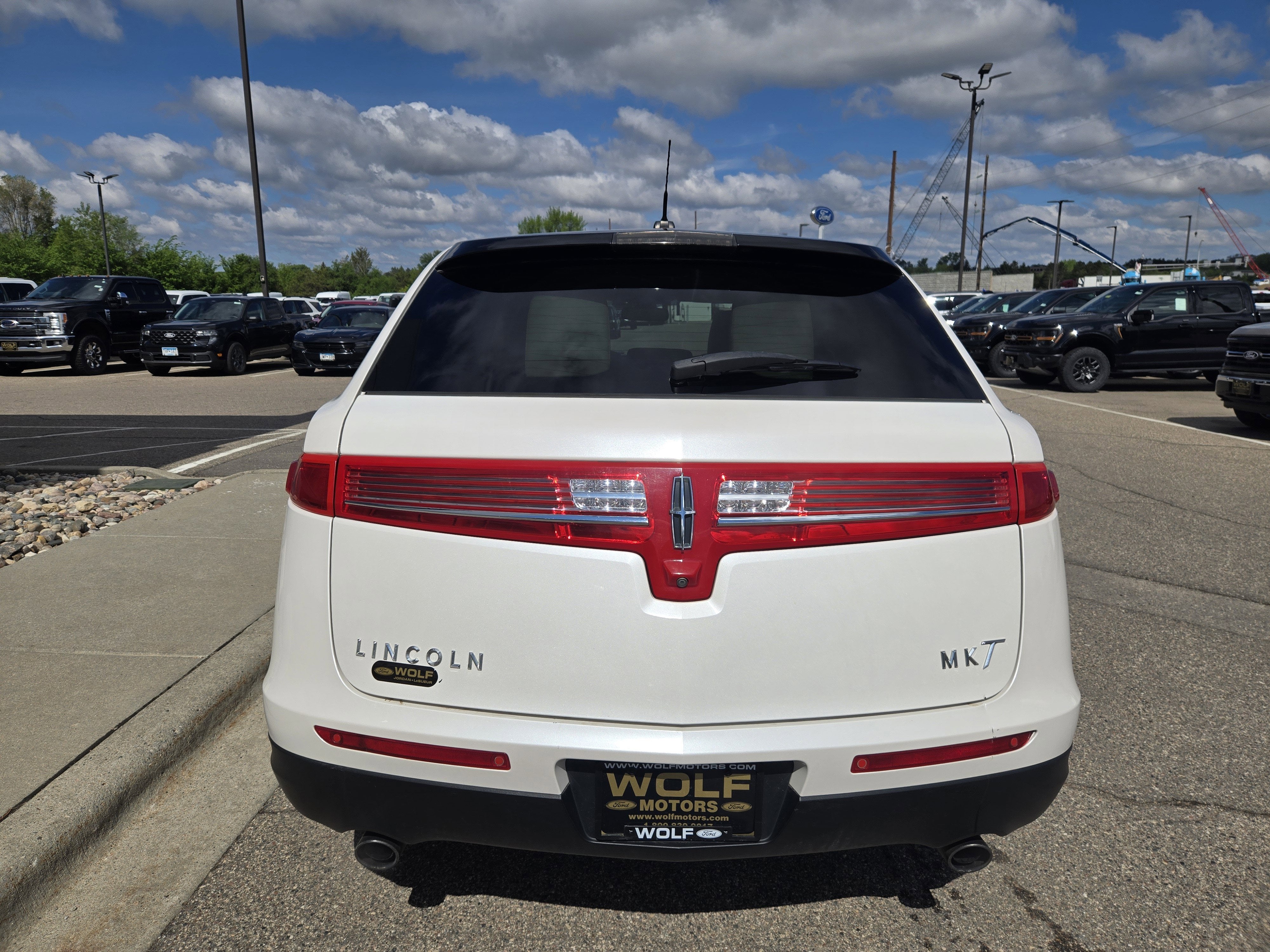 2017 Lincoln MKT Elite