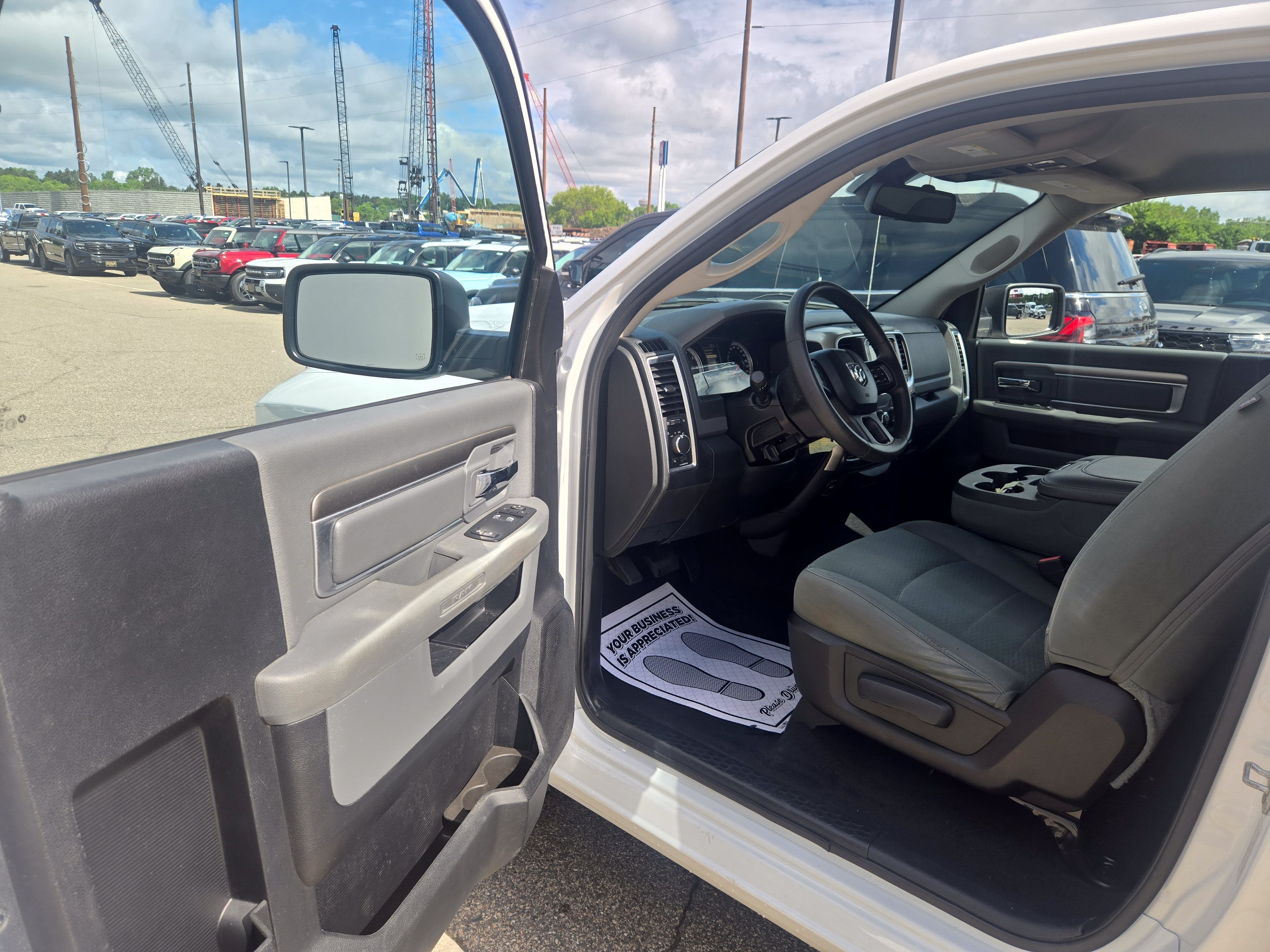 2015 RAM 1500 SLT