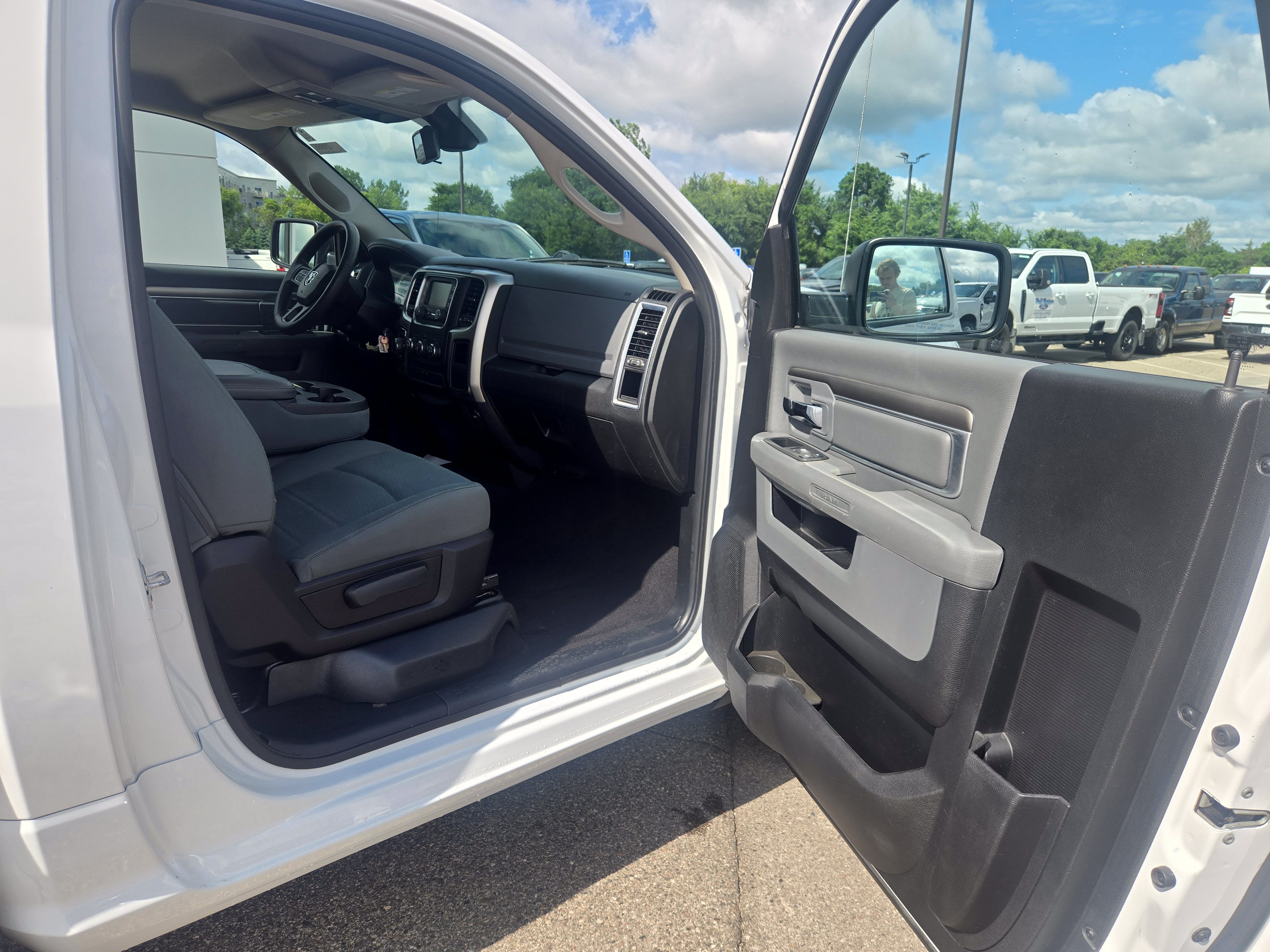 2015 RAM 1500 SLT
